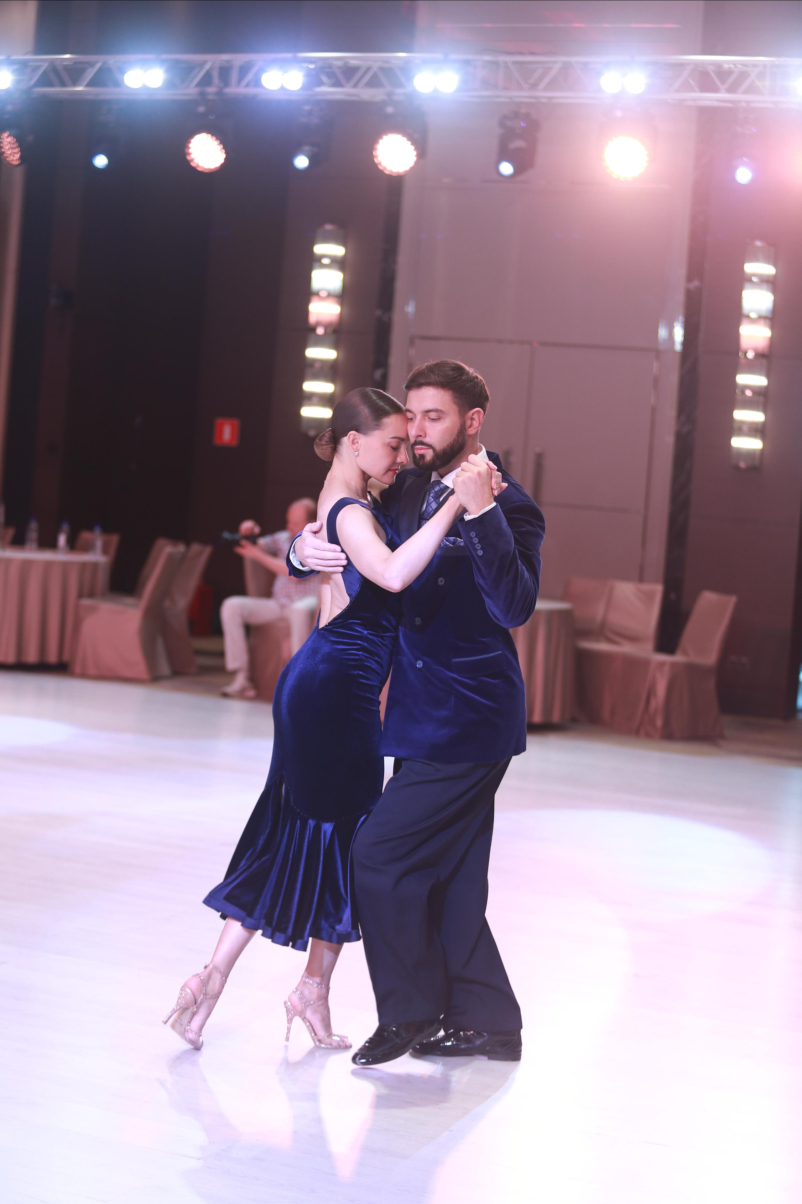 Dance Cup by Hyatt. ZAGLADIN Bureau