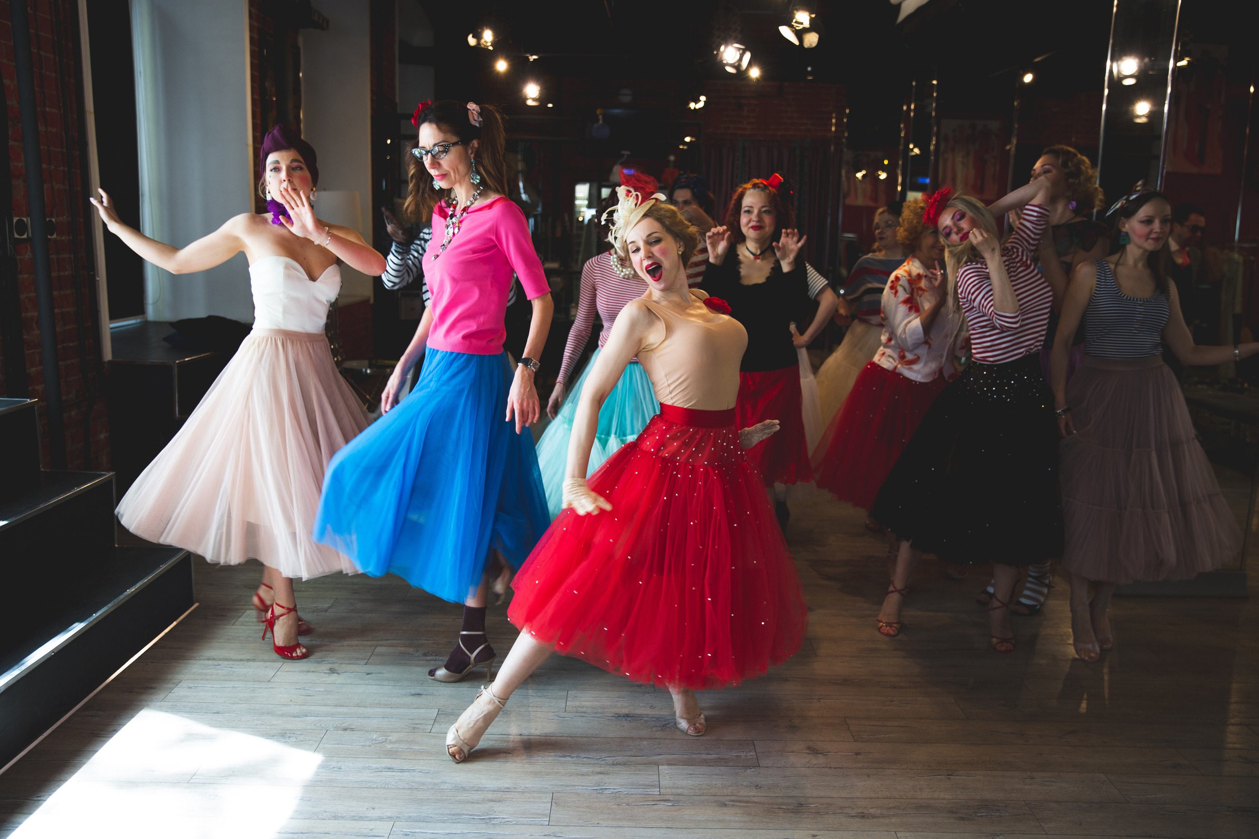 Adornos — танцевальная студия. ZAGLADIN Bureau