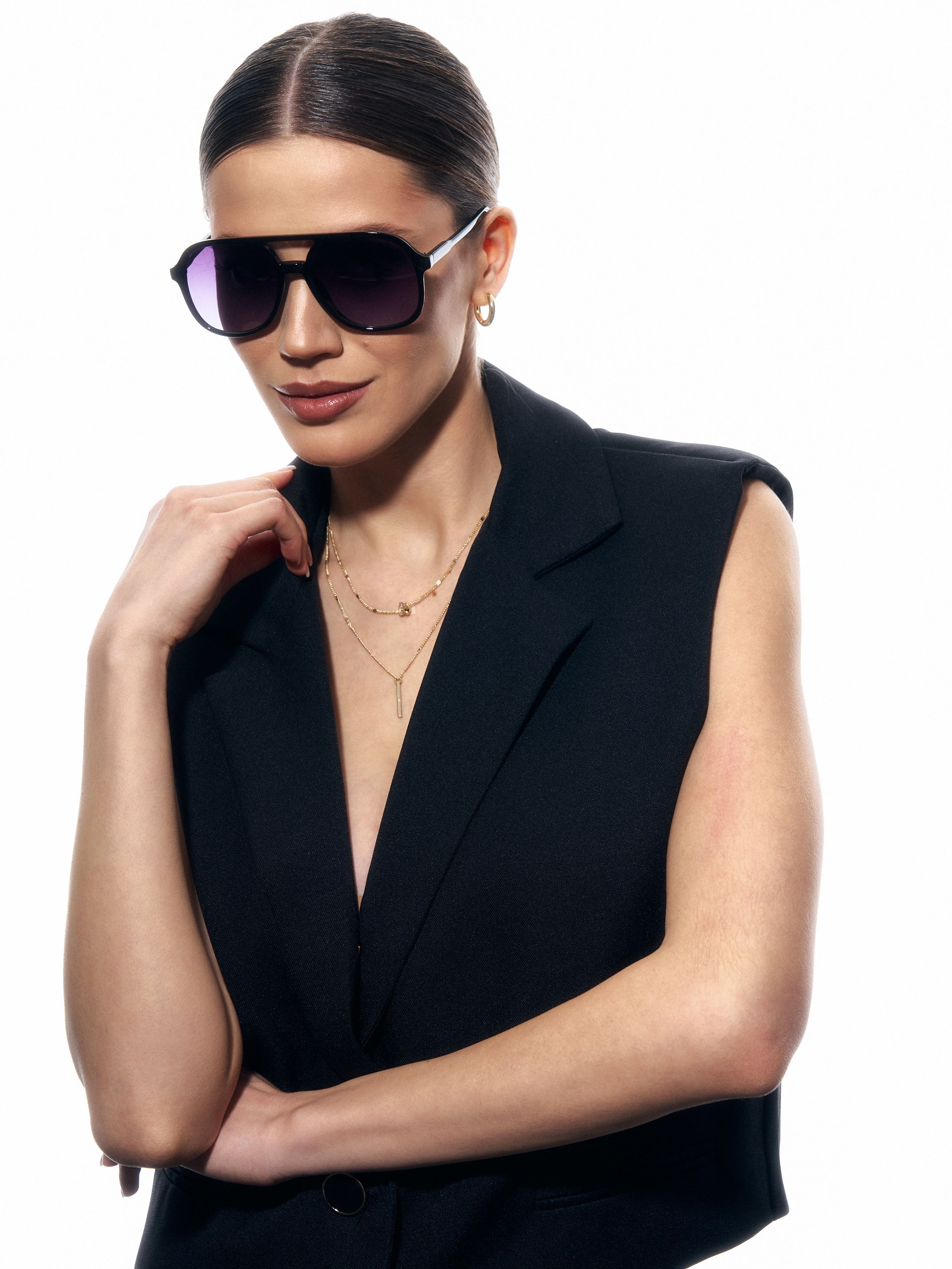 AMOV. Кирилл Гольцберг | фотограф для брендов одежды и бизнеса