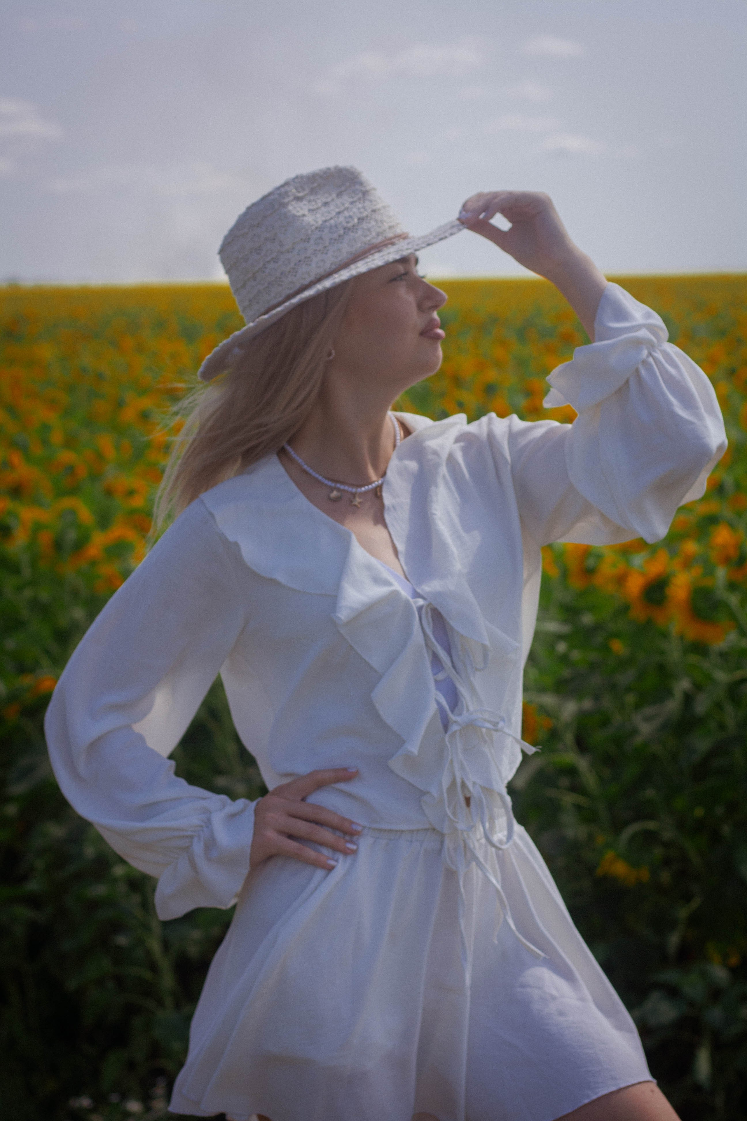 Настроение: уйти в поле с подсолнухами. Портретный фотограф в Саратове