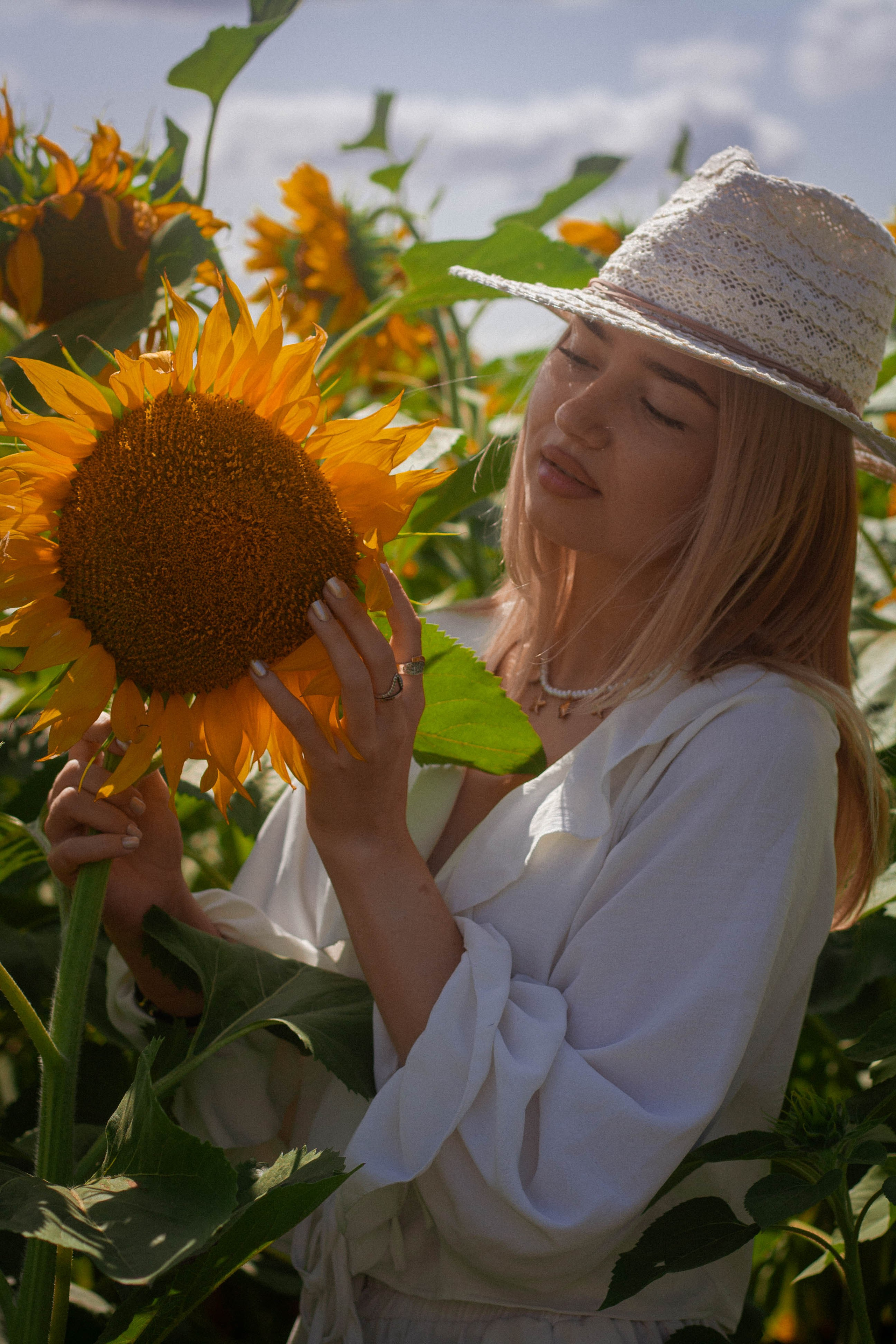 Настроение: уйти в поле с подсолнухами. Портретный фотограф в Саратове