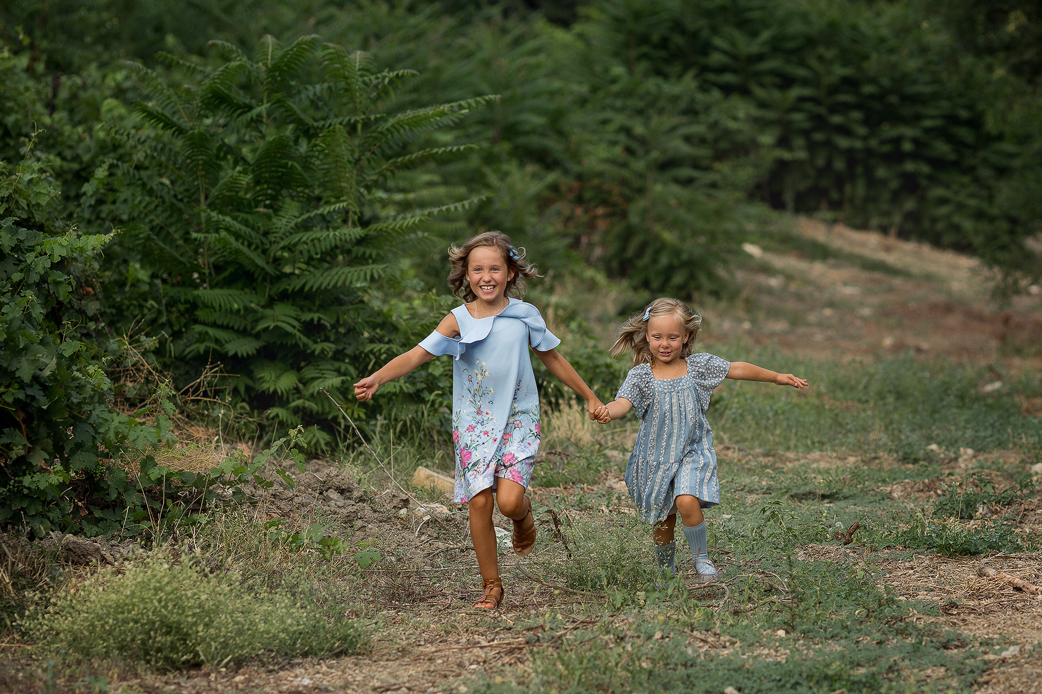 Семейная фотосессия в виноградниках Ялты, Крым. Семейный фотограф в Москве Марина Петра