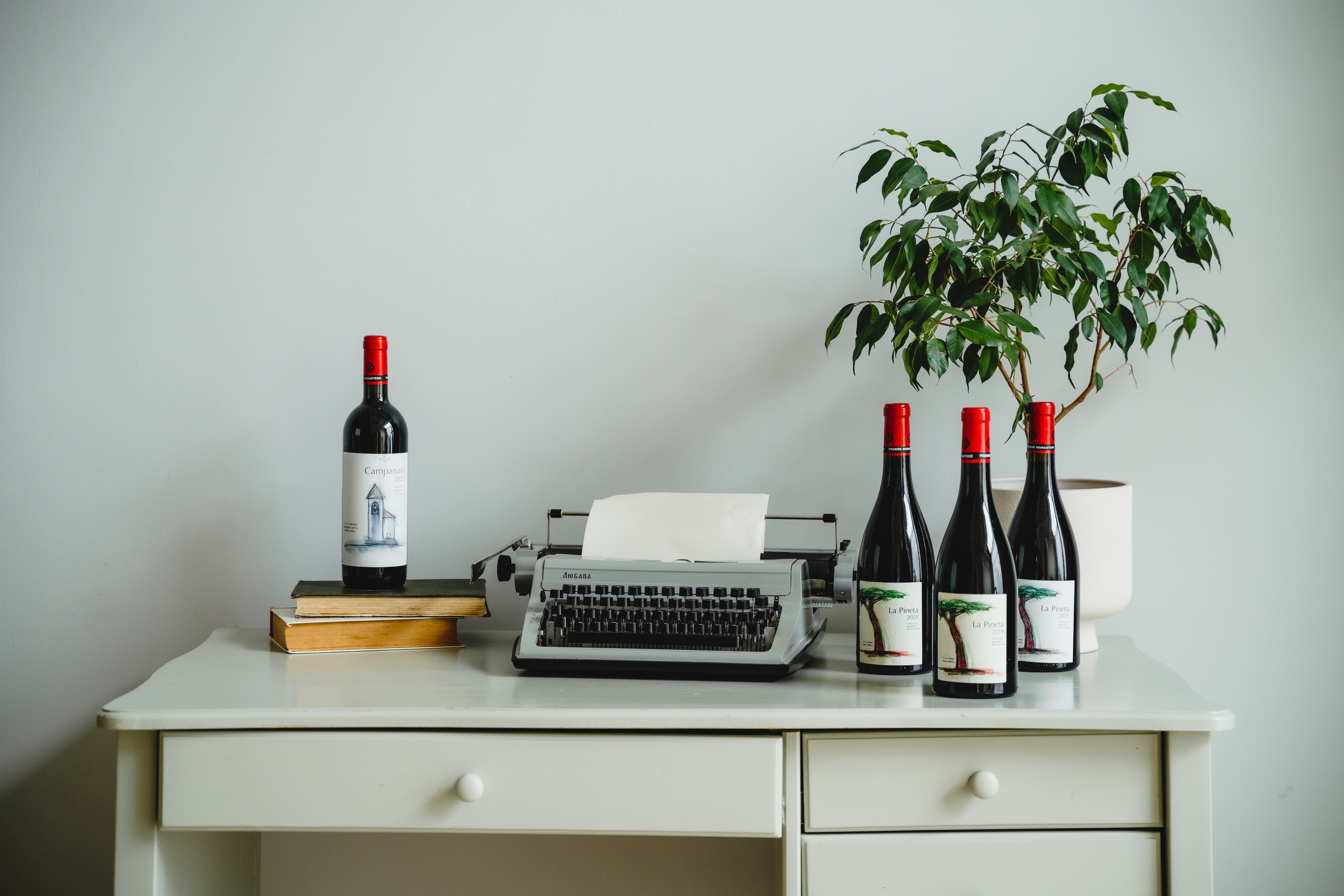 AST Wine. Аксёнова Оля — сет-дизайнер, художник-постановщик, Москва