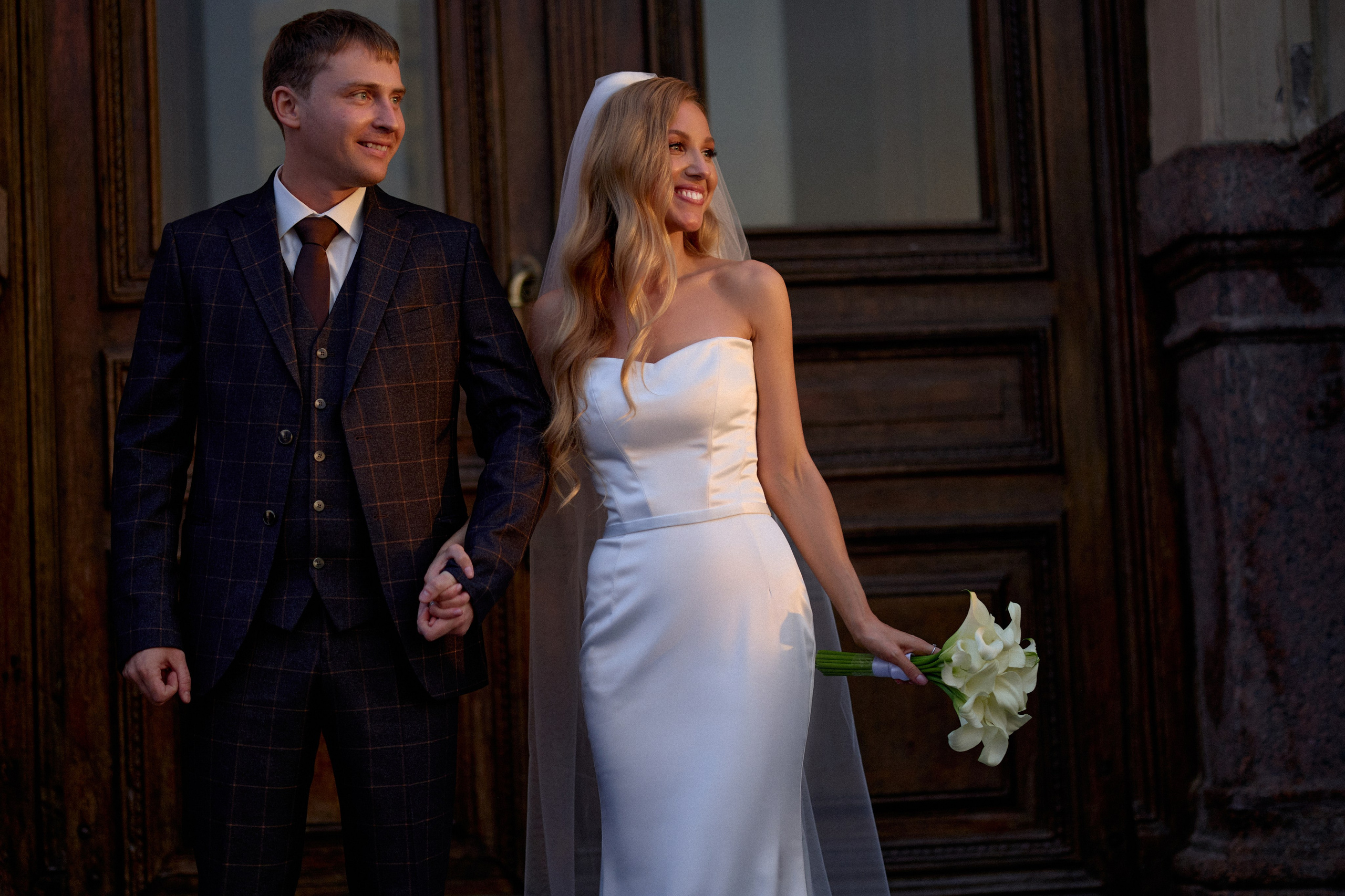 Свадебная фотосессия в Дворце Бракосочетания № 1. Сестры Карабаза. Фотографы и ретушеры в Москве и Санкт-Петербурге