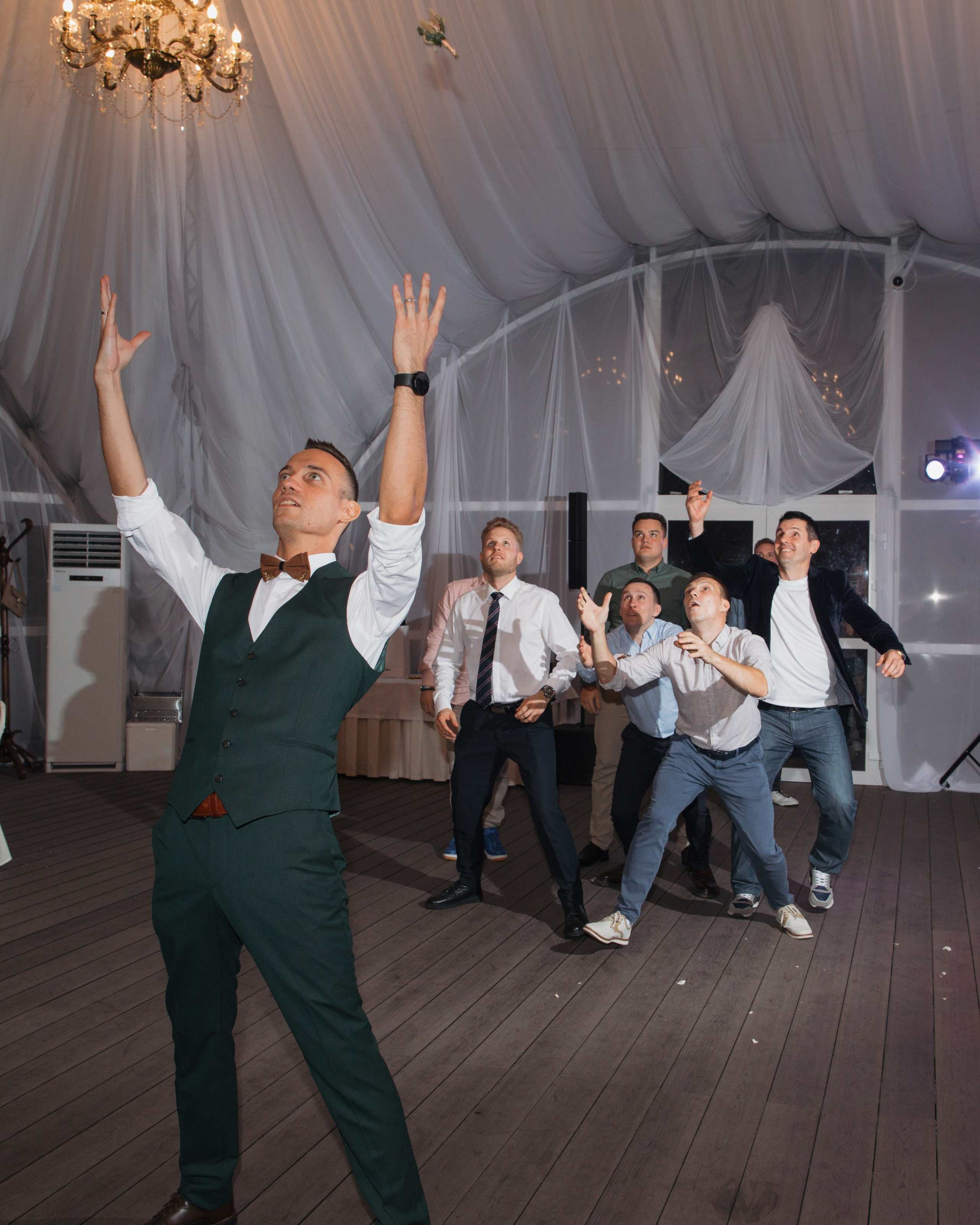 Летняя свадьба за городом. Свадебный фотограф в Москве Аля Загирова