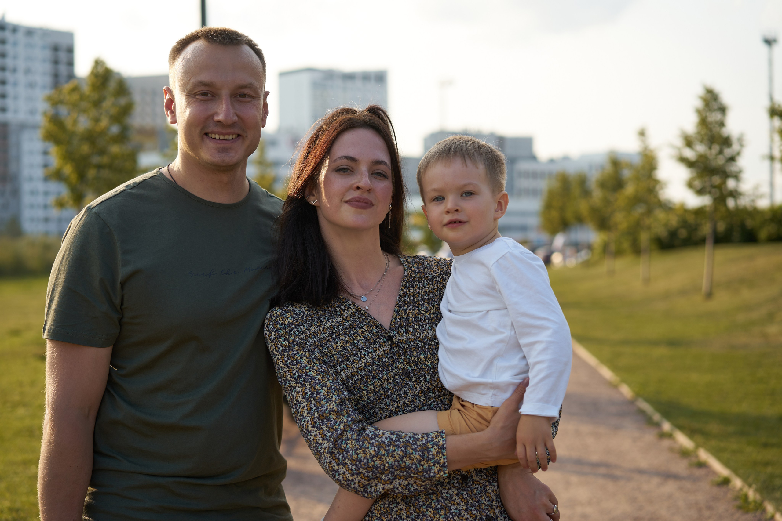 Семейная фотосессия летом в парке. Фотограф Екатеринбург Кокшарова Александра