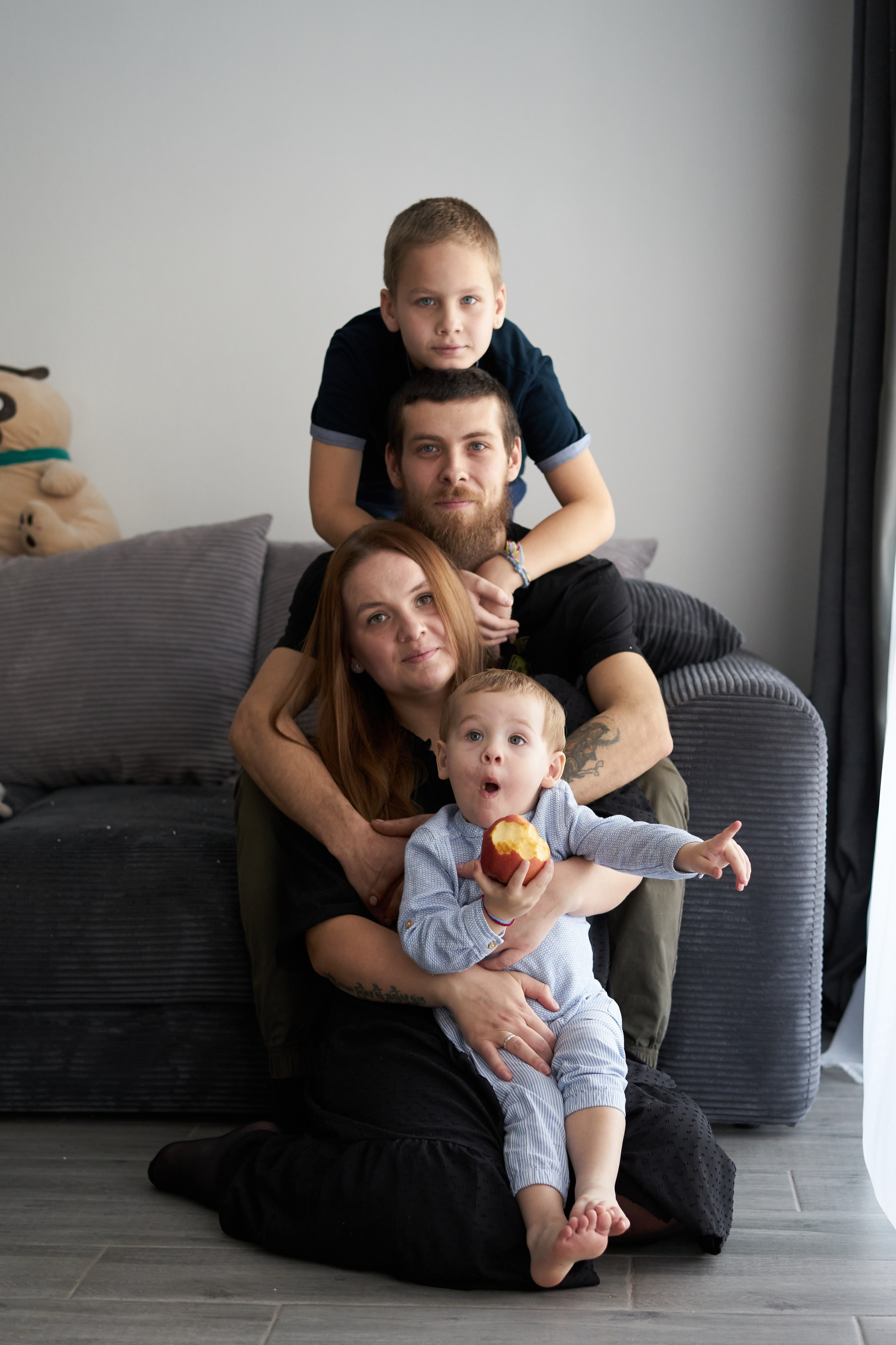 Семейная фотосессия дома. Фотограф Екатеринбург Кокшарова Александра