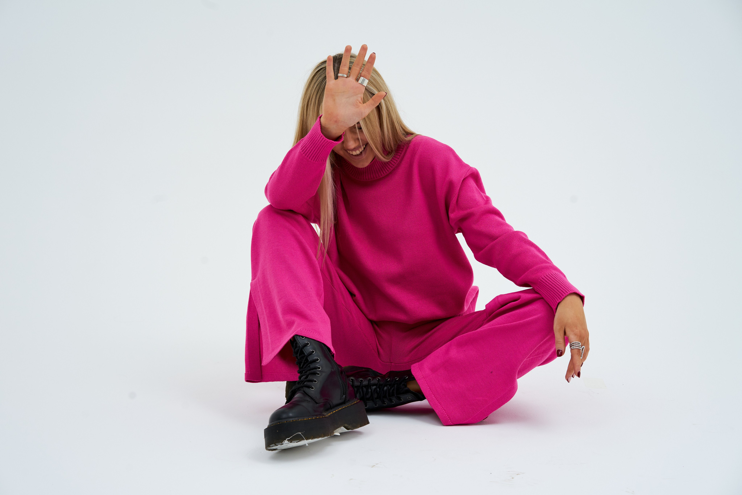 Съемка для рекламы одежды на маркетплейсах. Фотограф Екатеринбург Кокшарова Александра