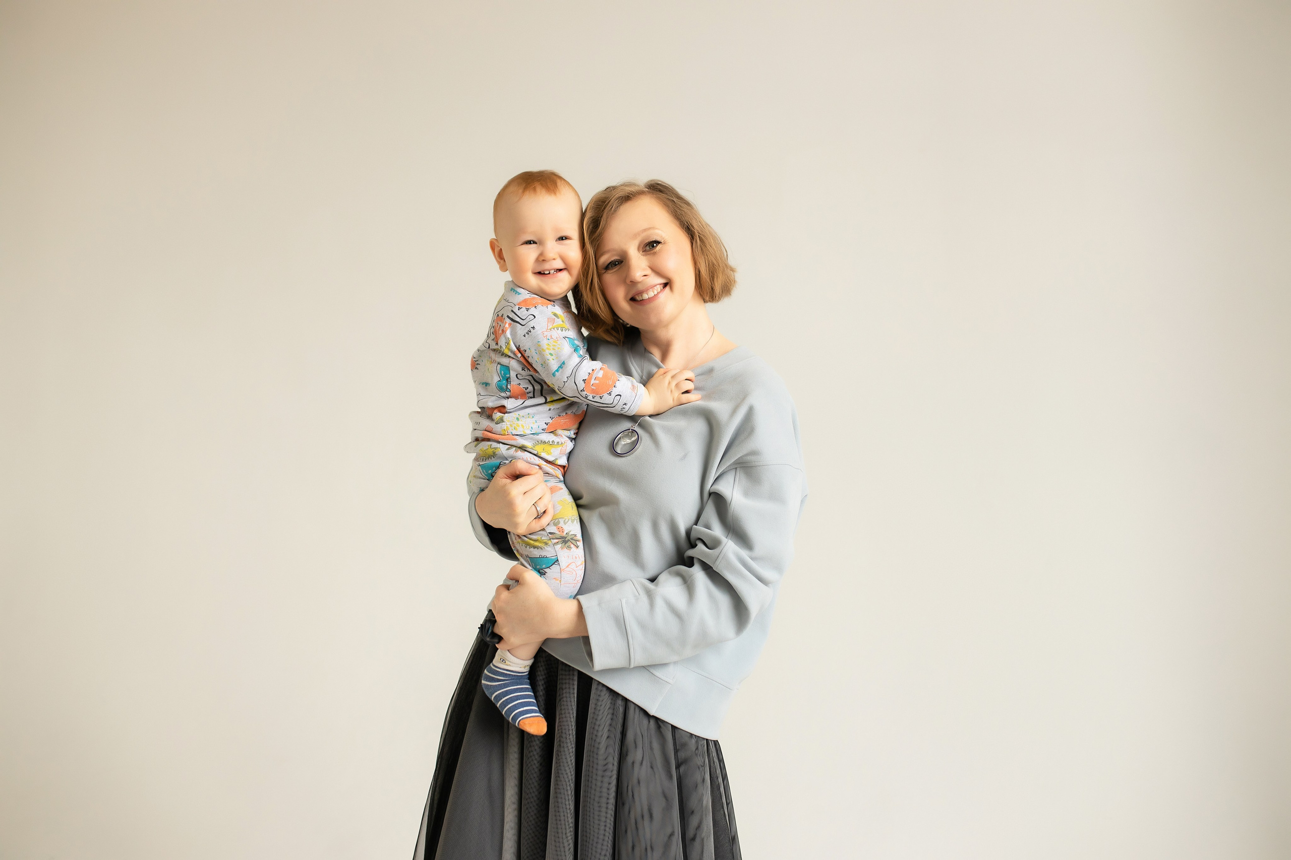 Семейная фотосессия на циклораме с естественным светом. Фотограф в Железнодорожном и Балашихе