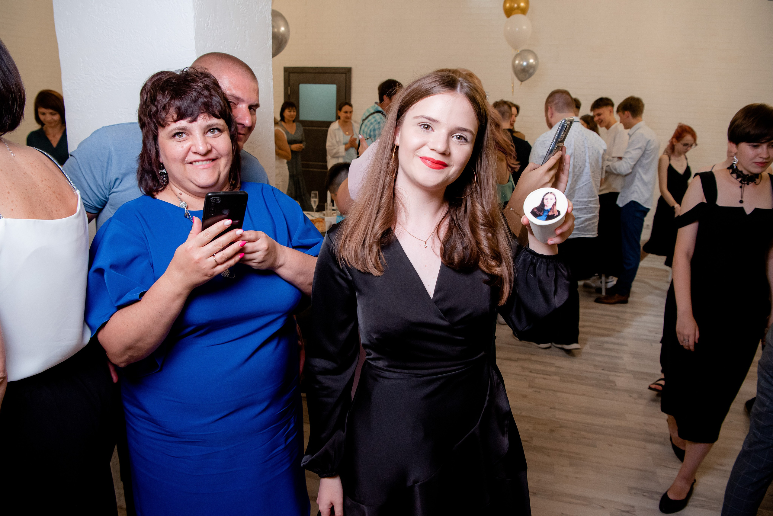 30 Школа. Вручение и Банкет. ДК Юбилейный и Банхоф. Фотограф в Волгограде и Волжском Александр Горбань