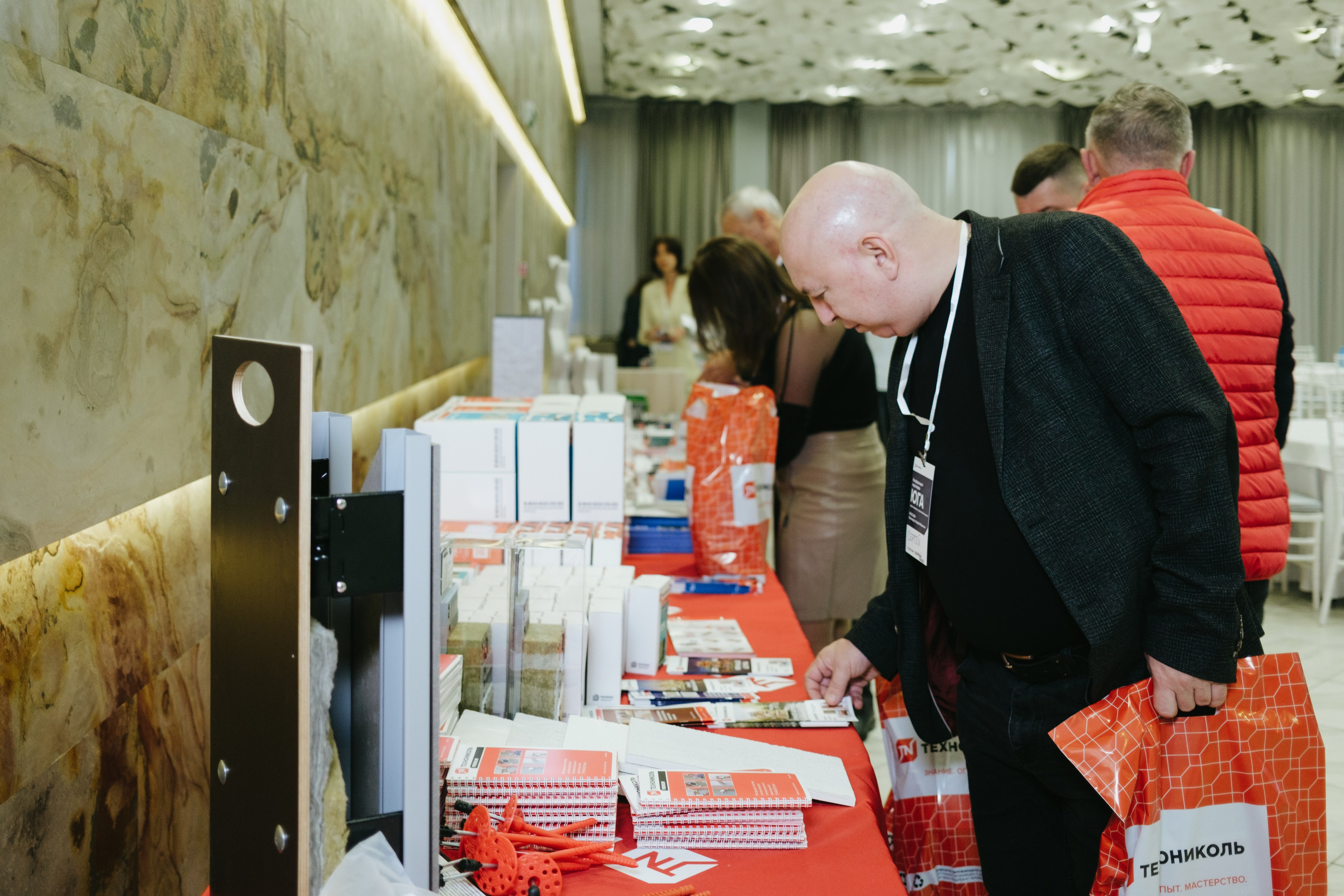 ТЕХНОНИКОЛЬ | КОНФЕРЕНЦИЯ ПАРТНЕРОВ ЮГА. Свадебный фотограф Денис Ожигин в Краснодаре и крае. Эмоциональная и стильная съемка вашего дня