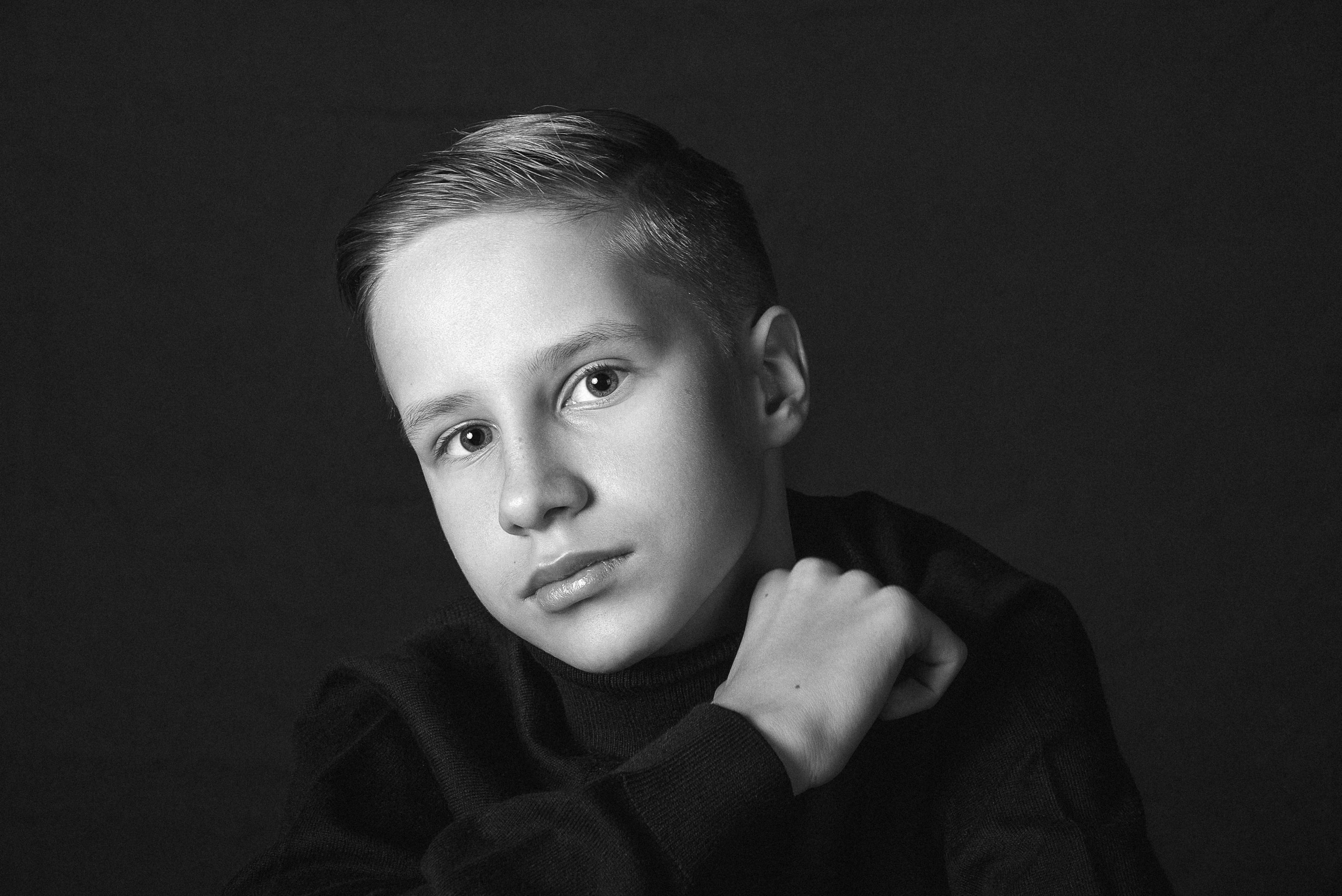 Изысканная семейная фотосессия в черно-белом | Фотограф Дарья Едапина. Фотограф Дарья Едапина Новосибирск