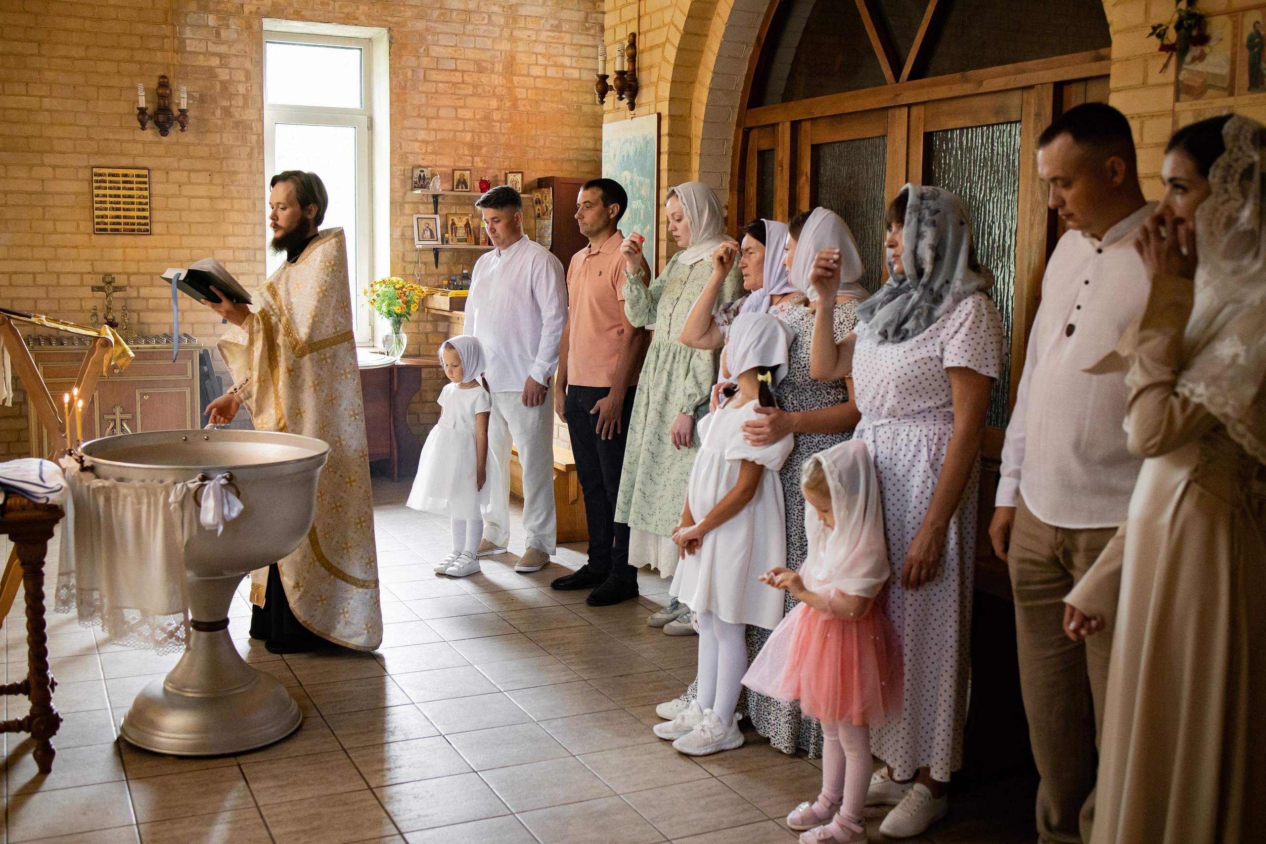 Таинство Крещения Ивана в Церкви Архангела Михаила. Детский и семейный фотограф в Пушкино, Мытищи, Москва Сергеева Светлана