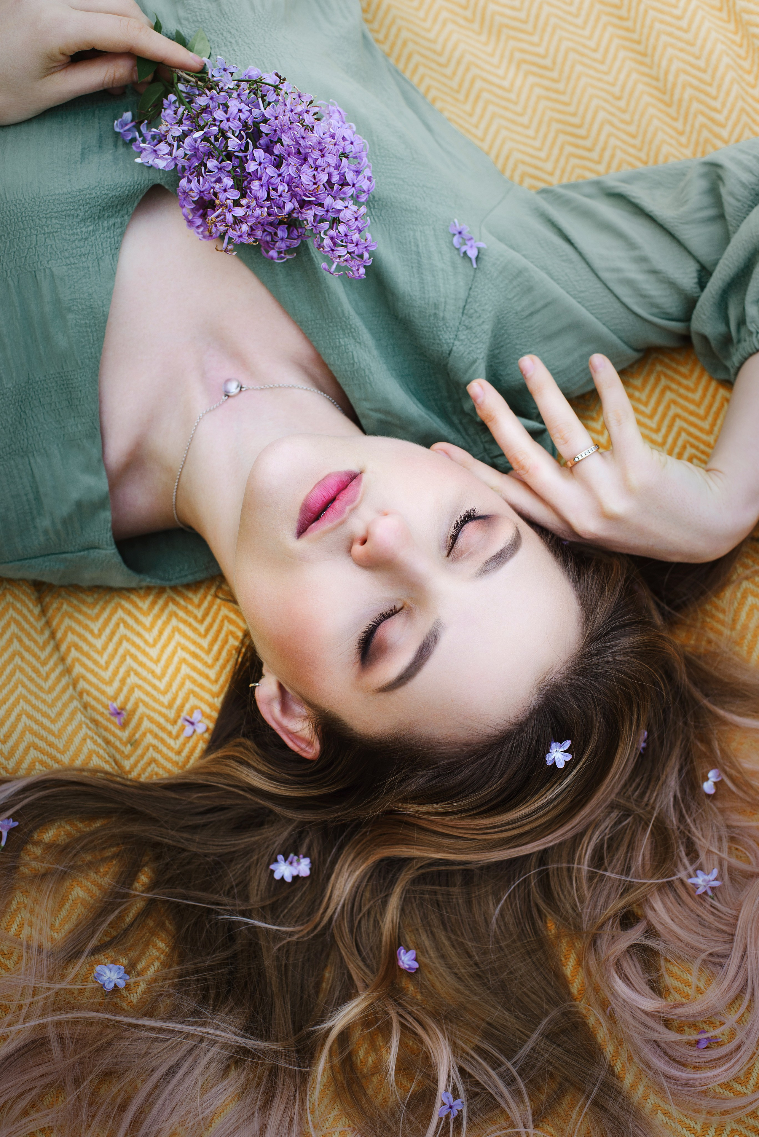 Портретная фотосессия в сирени для Кати. Фотограф Симферополь Крым Ольга Топоривская