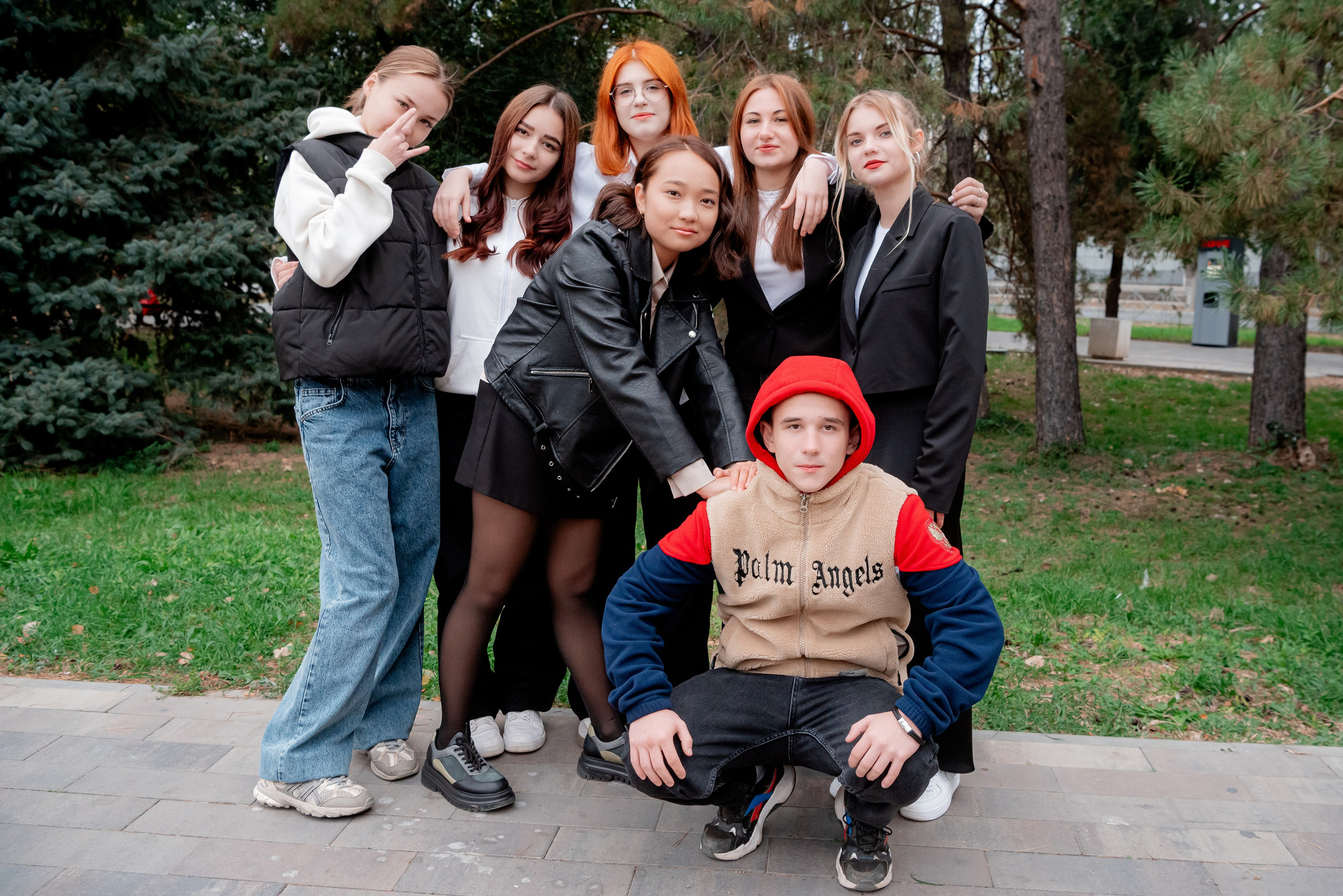 Фотосессия в парке для альбома школьники 9 класс. Фотограф в Волгограде и Волжском Александр Горбань