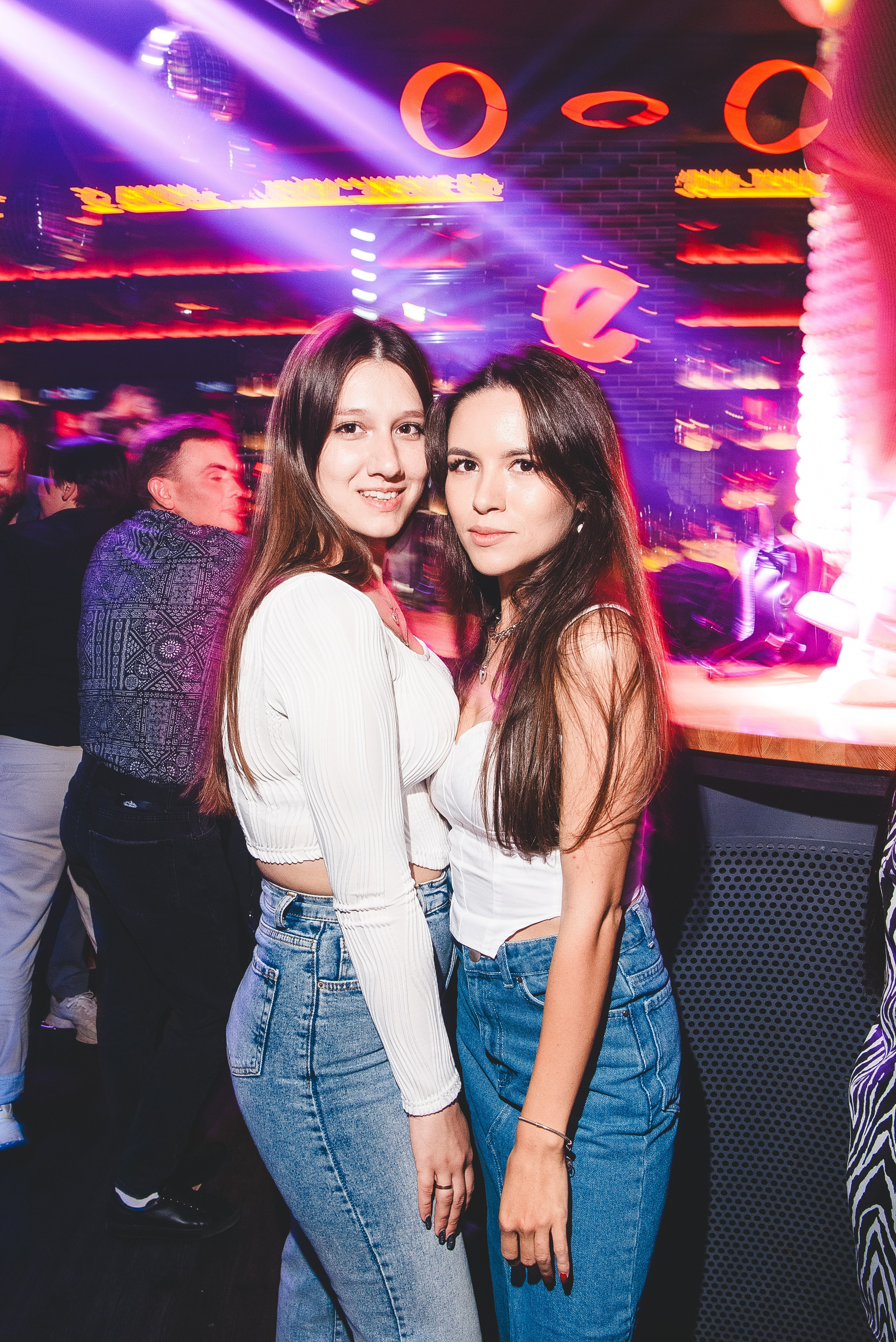 Фотоотчёты о вечеринках для НеБар Волгоград. Или стиль «пьяный фотограф». Фотограф в Волгограде и Волжском Александр Горбань