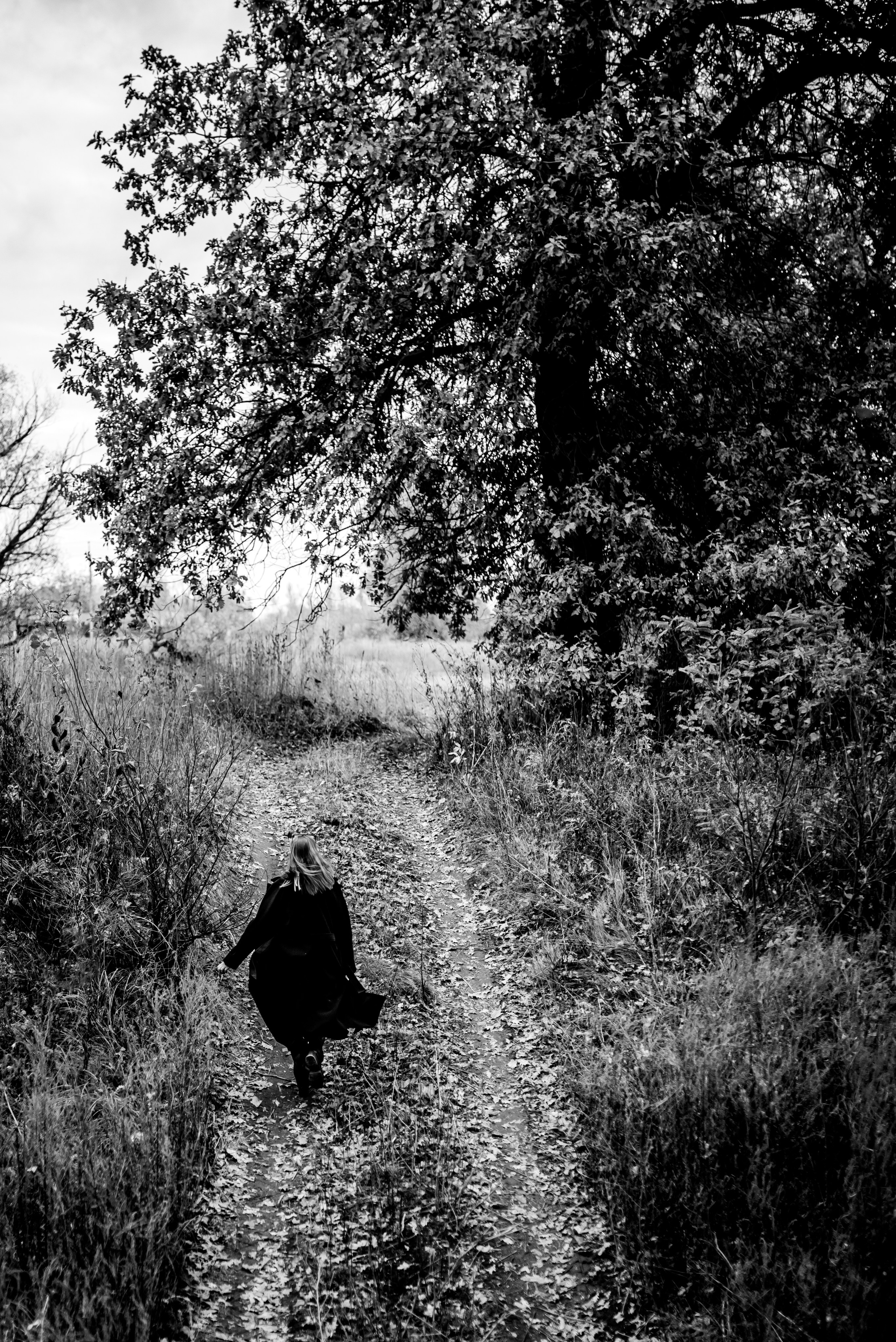 Осенняя чб фотосессия для жены в Волгограде. Фотограф в Волгограде и Волжском Александр Горбань
