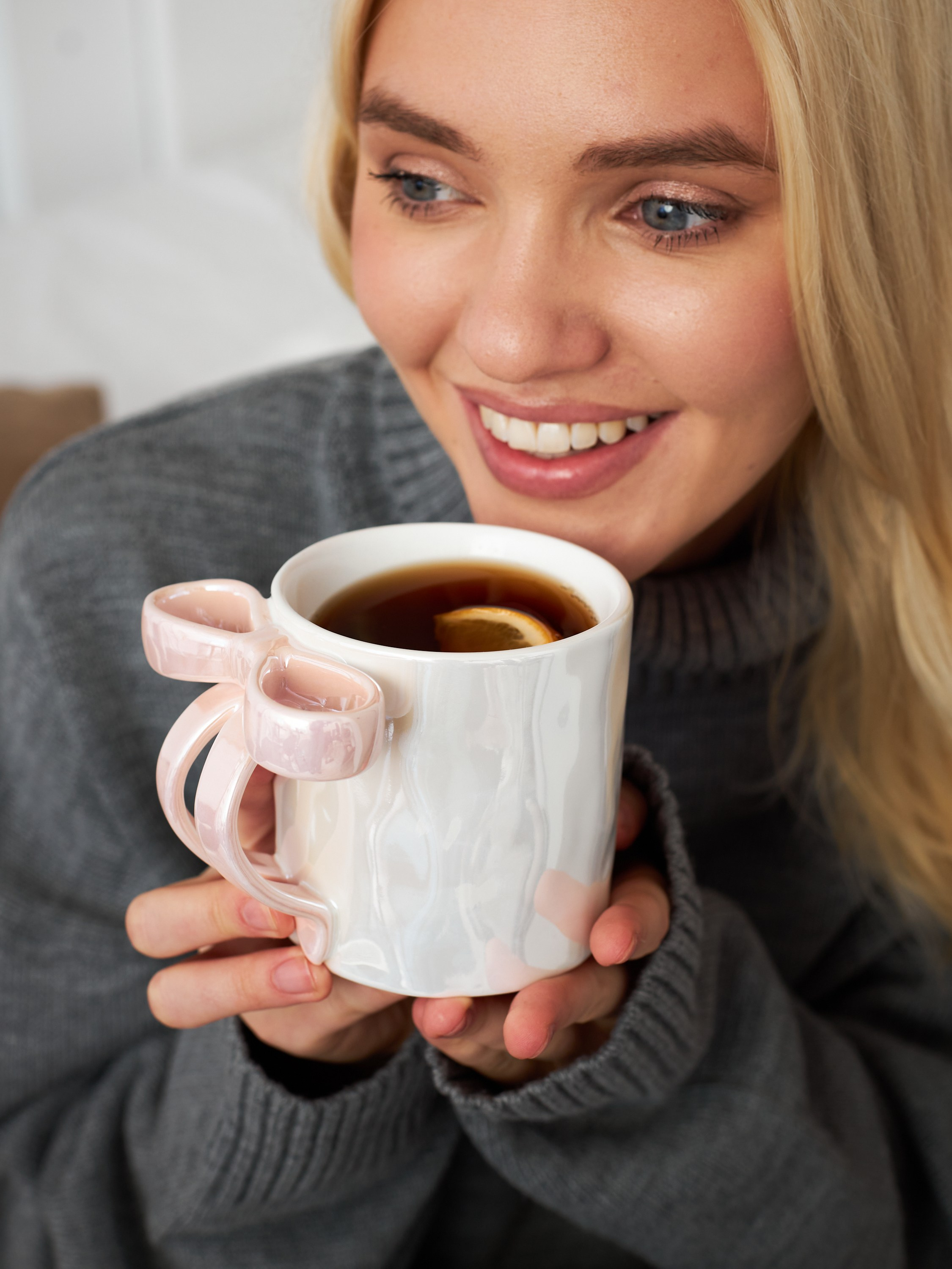 Фотосъемка посуды термосов Екатеринбург товары для кухни Wildberries ВБ Ozon предметка Екб заказать цена. Фотограф Екатеринбург Анастасия Жерновская | Маркетплейсы и нейрофото