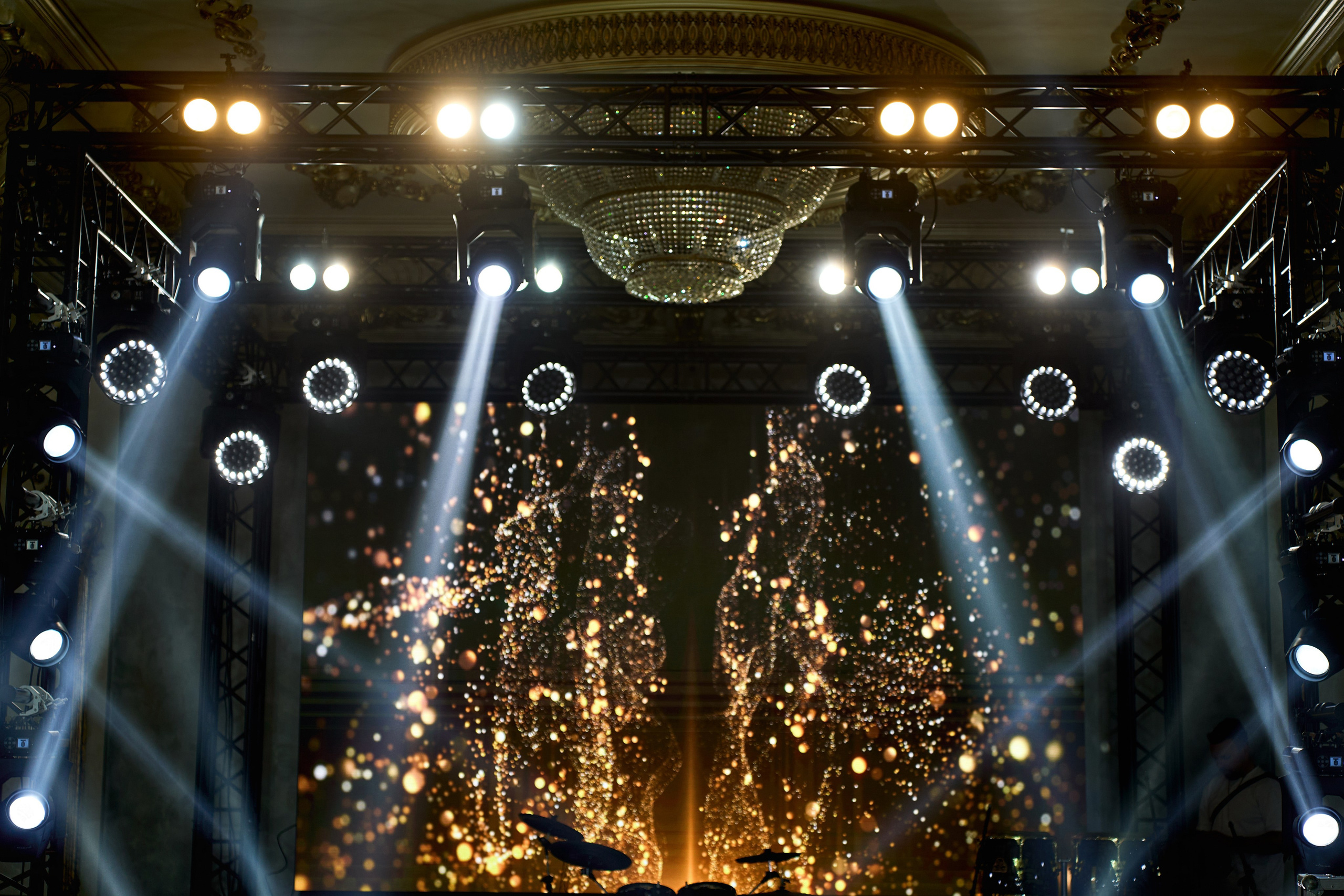 Красивое и чувственное сватовство Рафаэля & Алины в GOLDEN PALACE от ТВИНС СТУДИО. ТВИНС СТУДИО — лучшие свадебные фотографы и видеографы в Краснодаре