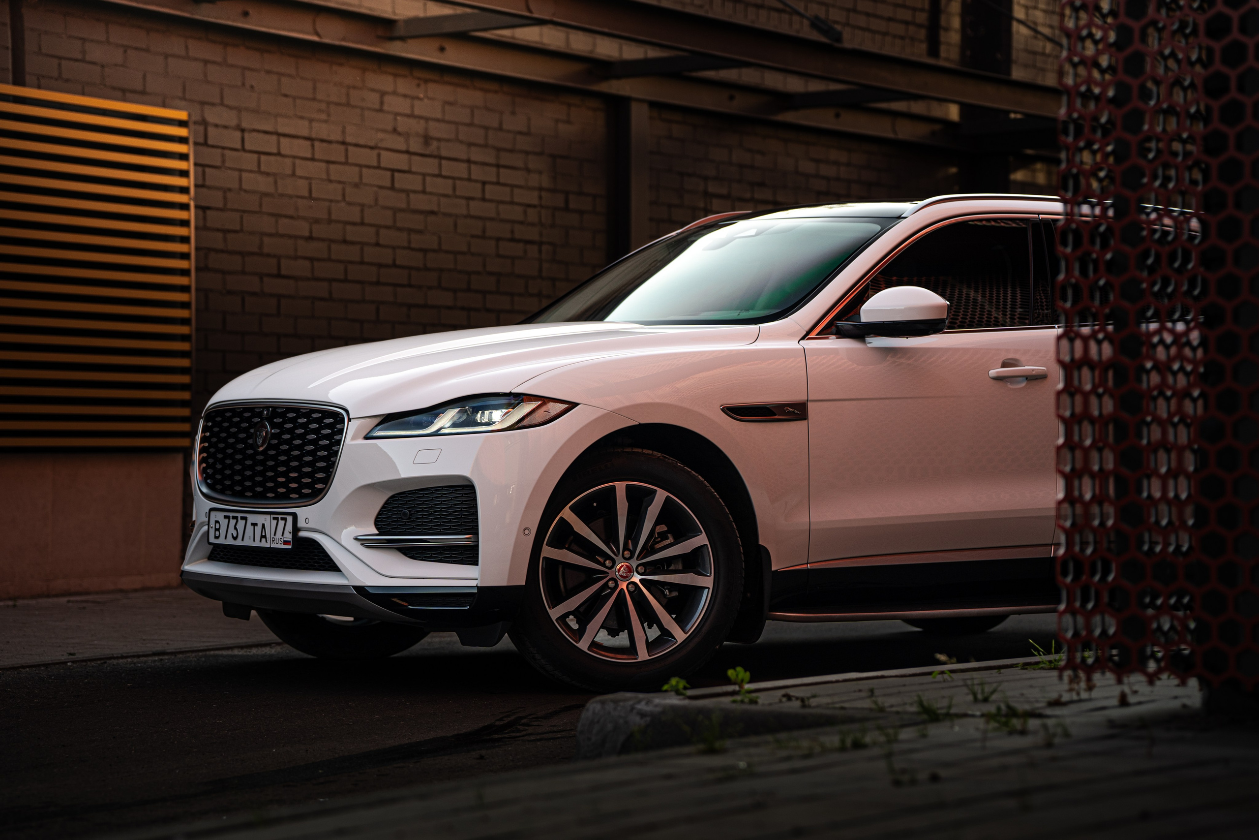 JAGUAR F-PACE. OZ Production