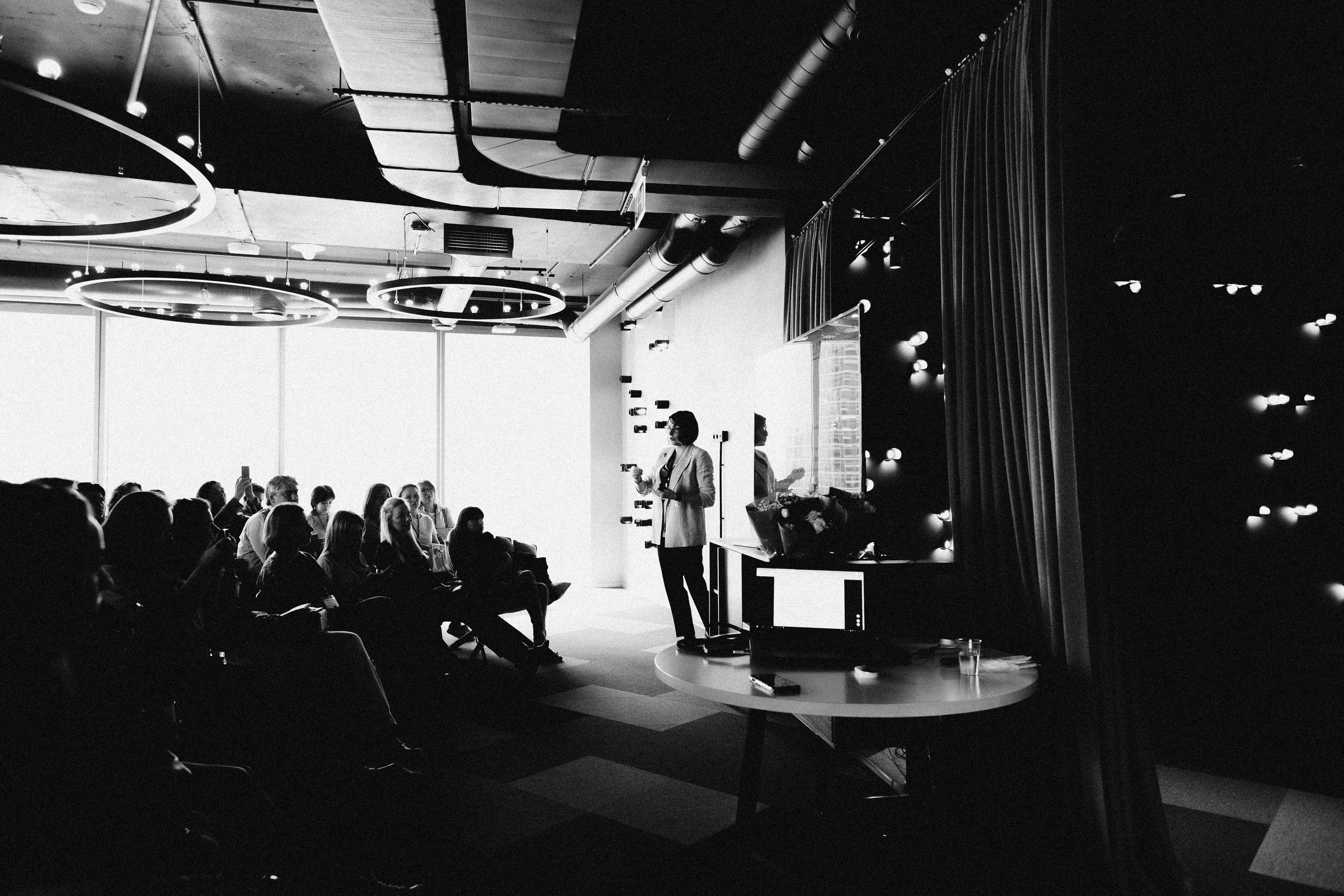 Мероприятие в Москва сити. Женский и контент фотограф в Москве