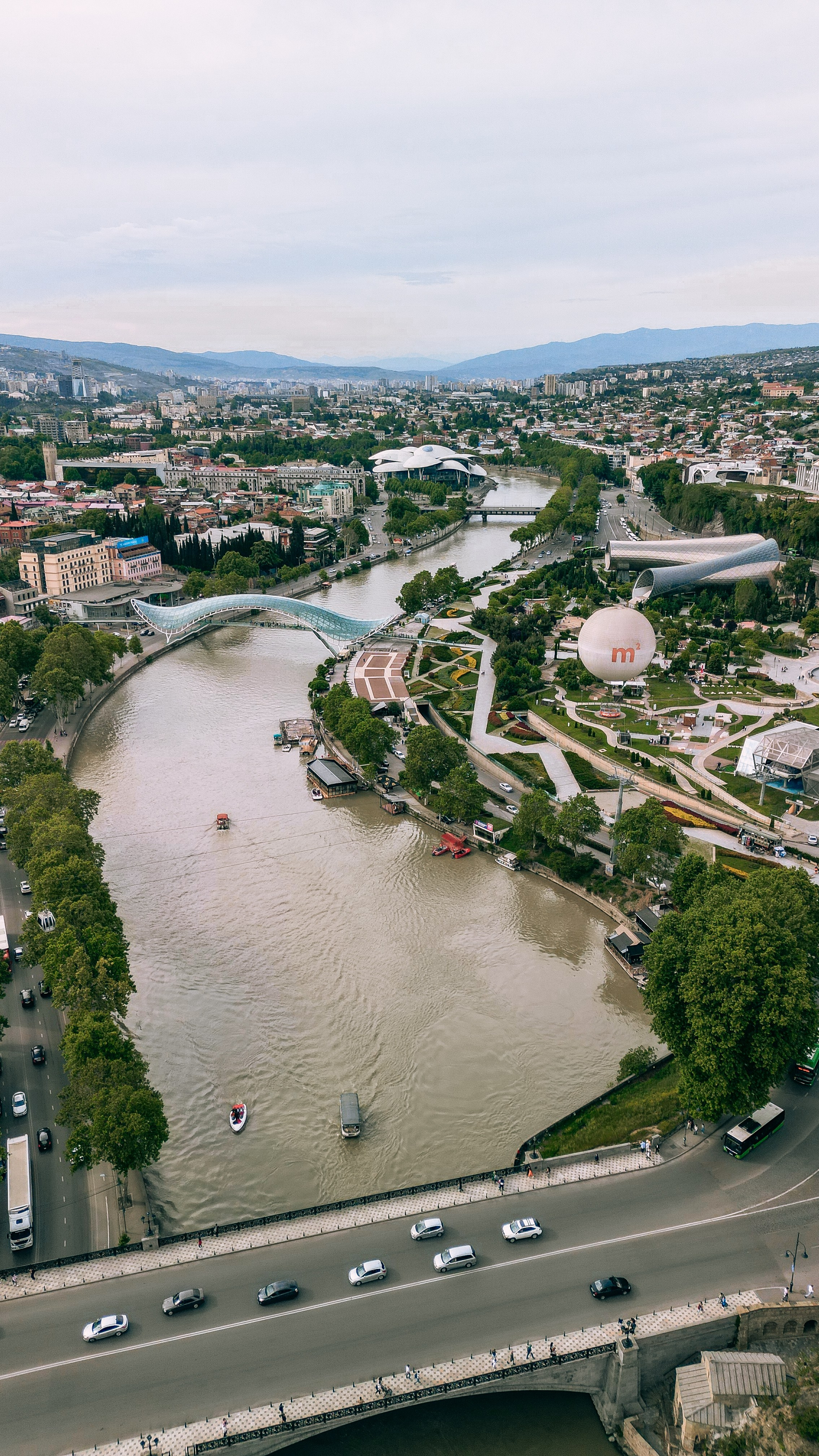 Грузия 2023. Человек с фотокамерой