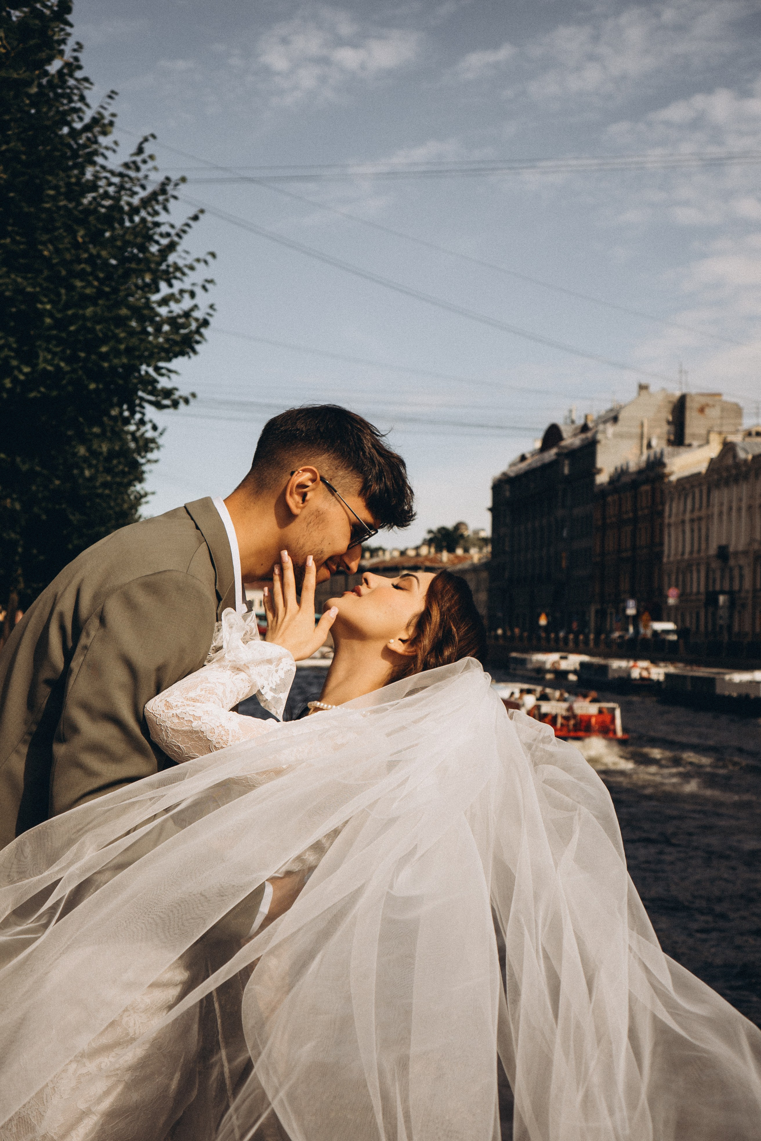 СВАДЕБНАЯ ПРОГУЛКА ВОЗЕ ИСАИКЕВСКОГО СОБОРА АСТОРИИ И ЗАКОНОДАЛЕТНОГО СОБРАНИЯ. Профессиональный фотограф, Санкт-Петербург — Виктория Богомолова