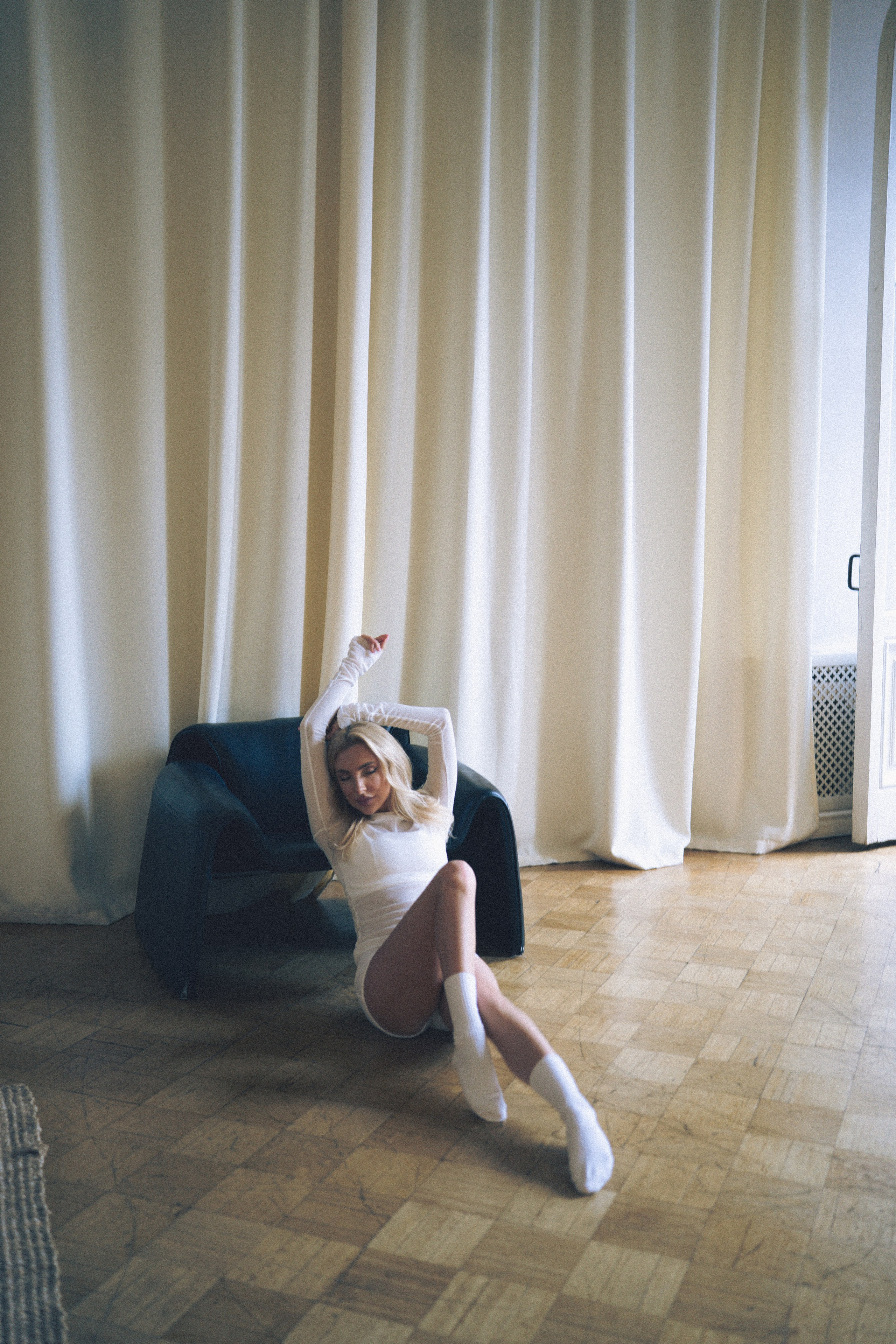 МИНИМАЛИЗМ В СТУДИИ НА ЧЕРНЫШЕВСКОЙ В СТУДИИ С БАЛКОНОМ. Профессиональный фотограф, Санкт-Петербург — Виктория Богомолова