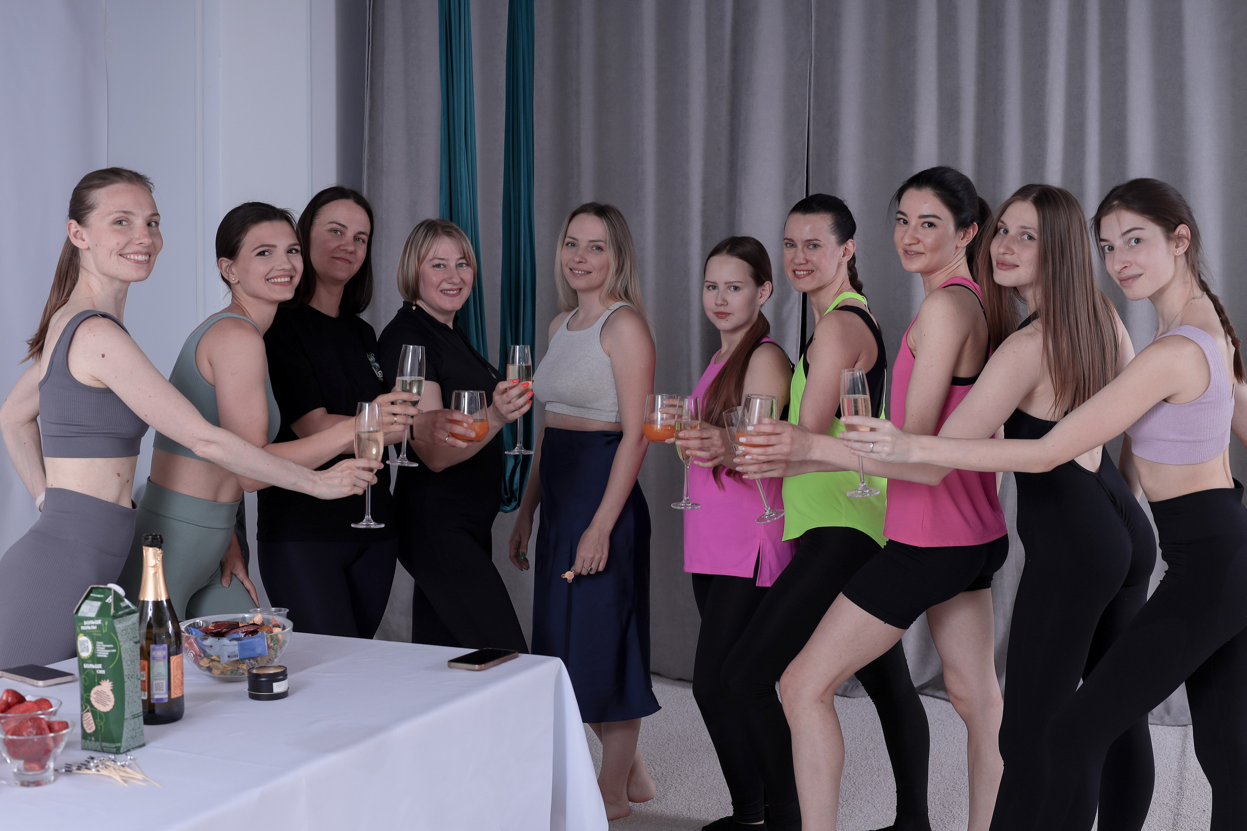 Арт-терапия + аэройога. Фотограф Надршина Лилия