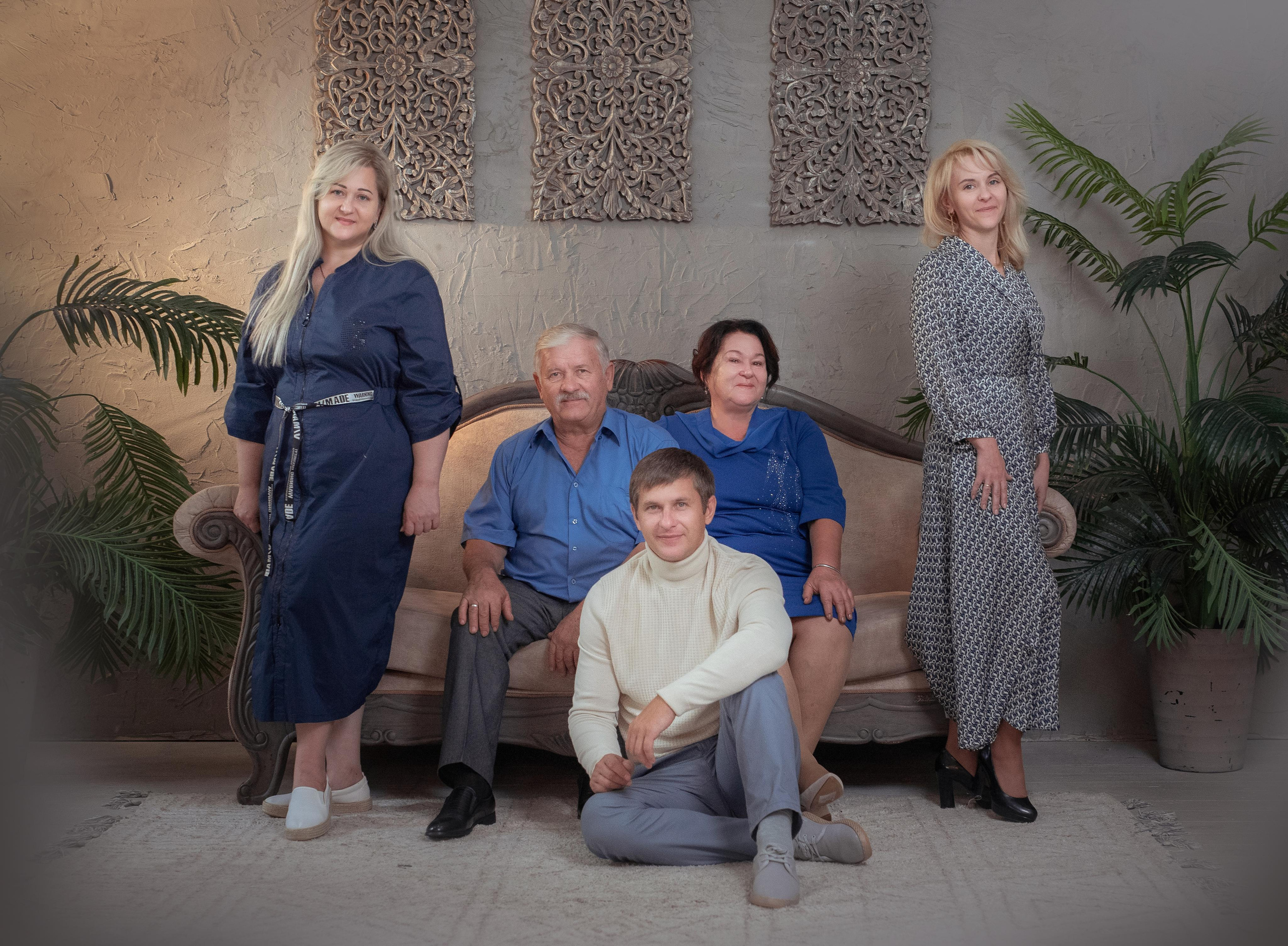 Семейный портрет. Фотограф в Алматы Новгородская Мария