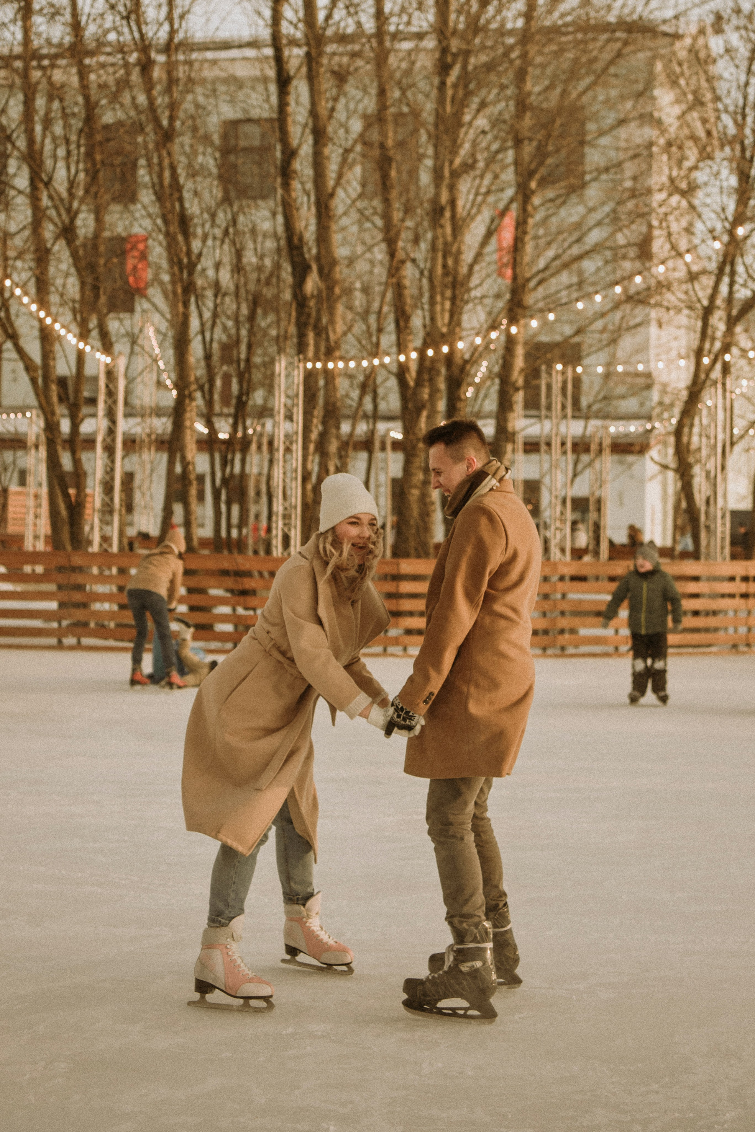 Лиза и Антон. Каток. Свадебный фотограф в Санкт-Петербурге София Шубик