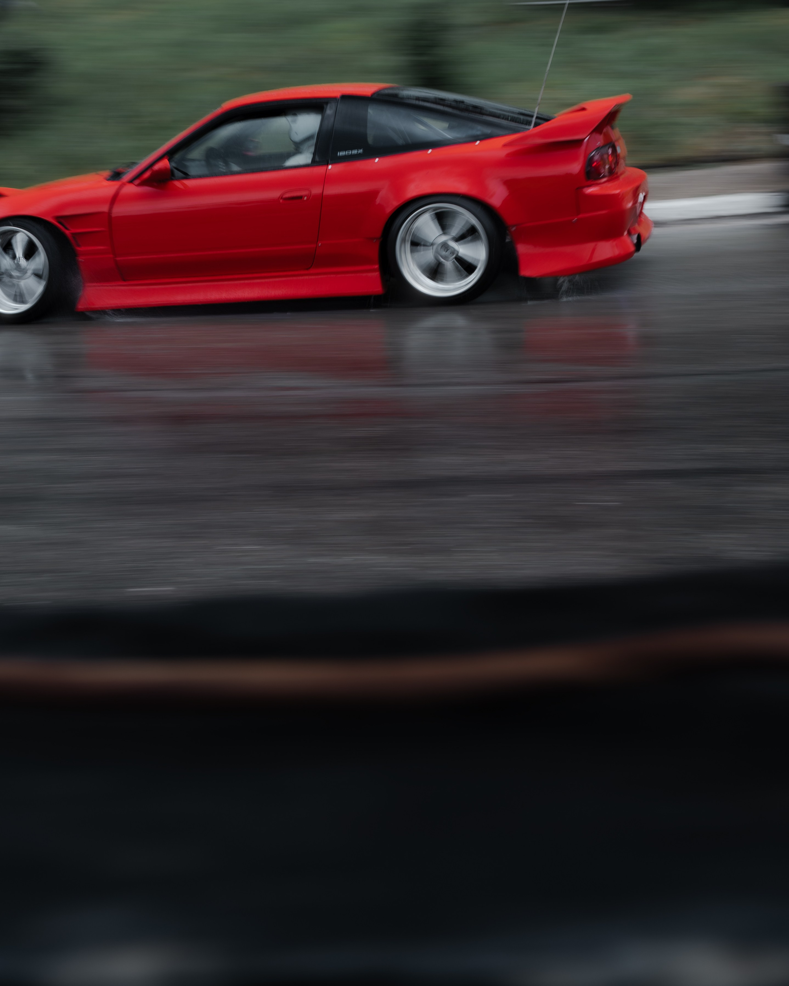 //GROUNDED2025. Автомобильный фотограф