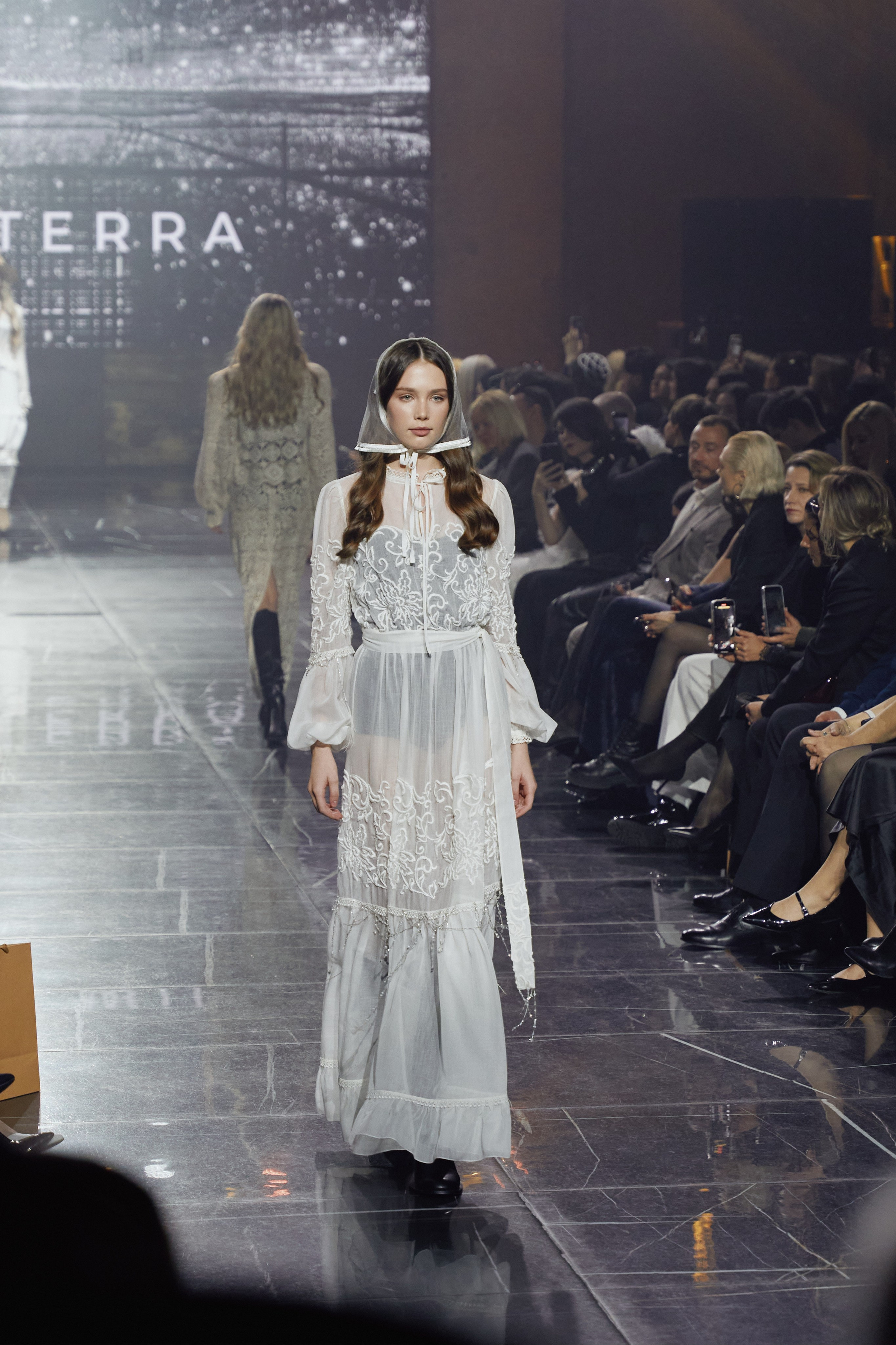 Показ KAMERGER | ODETTA. Свадебный фотограф и видеограф из Санкт-Петербурга Агарков Никита