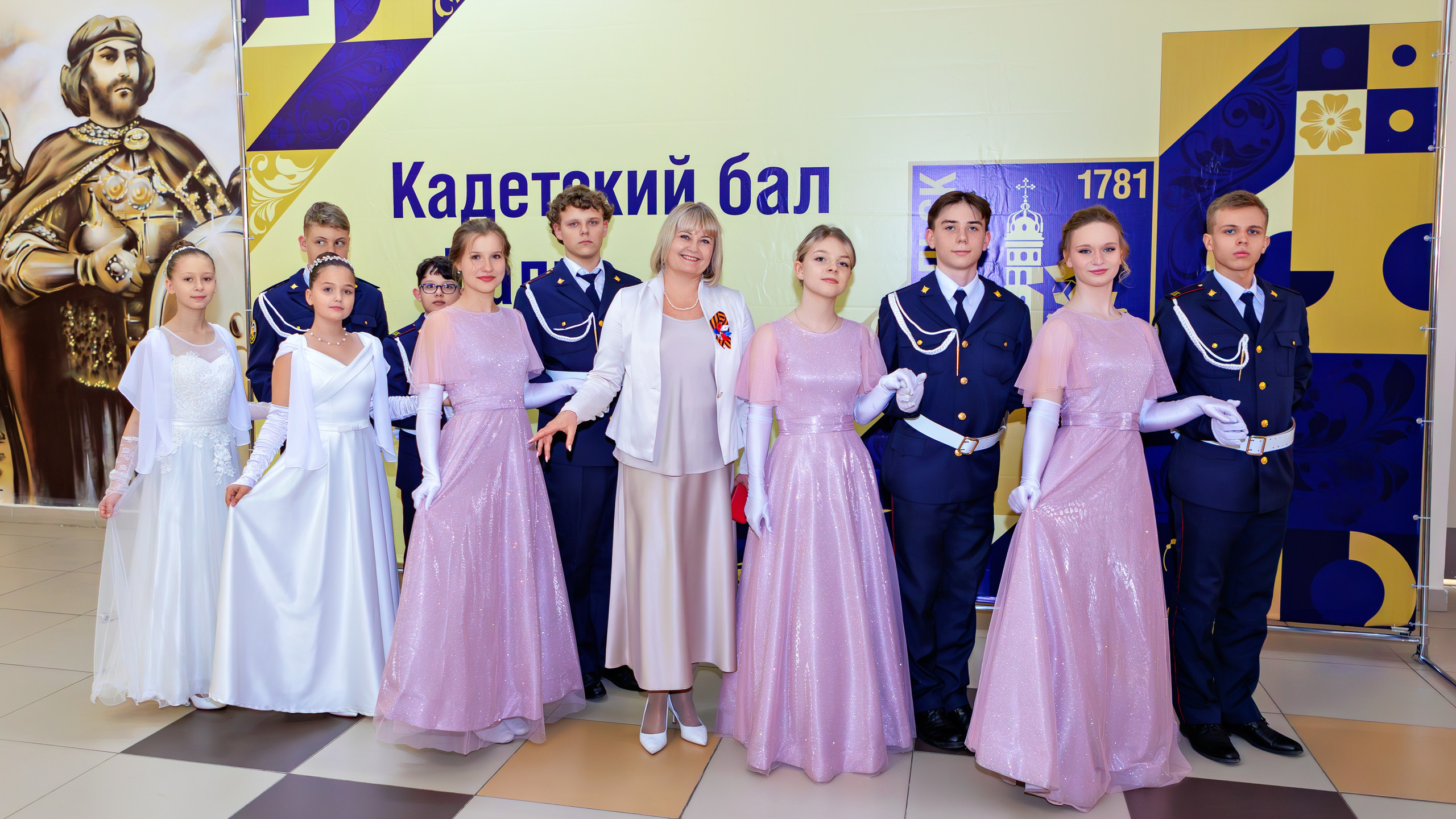 Кадетский бал г. Подольск. Выпускные альбомы и школьный фотограф в Подольске, Троицке, Щербинке, Москве и Московской области