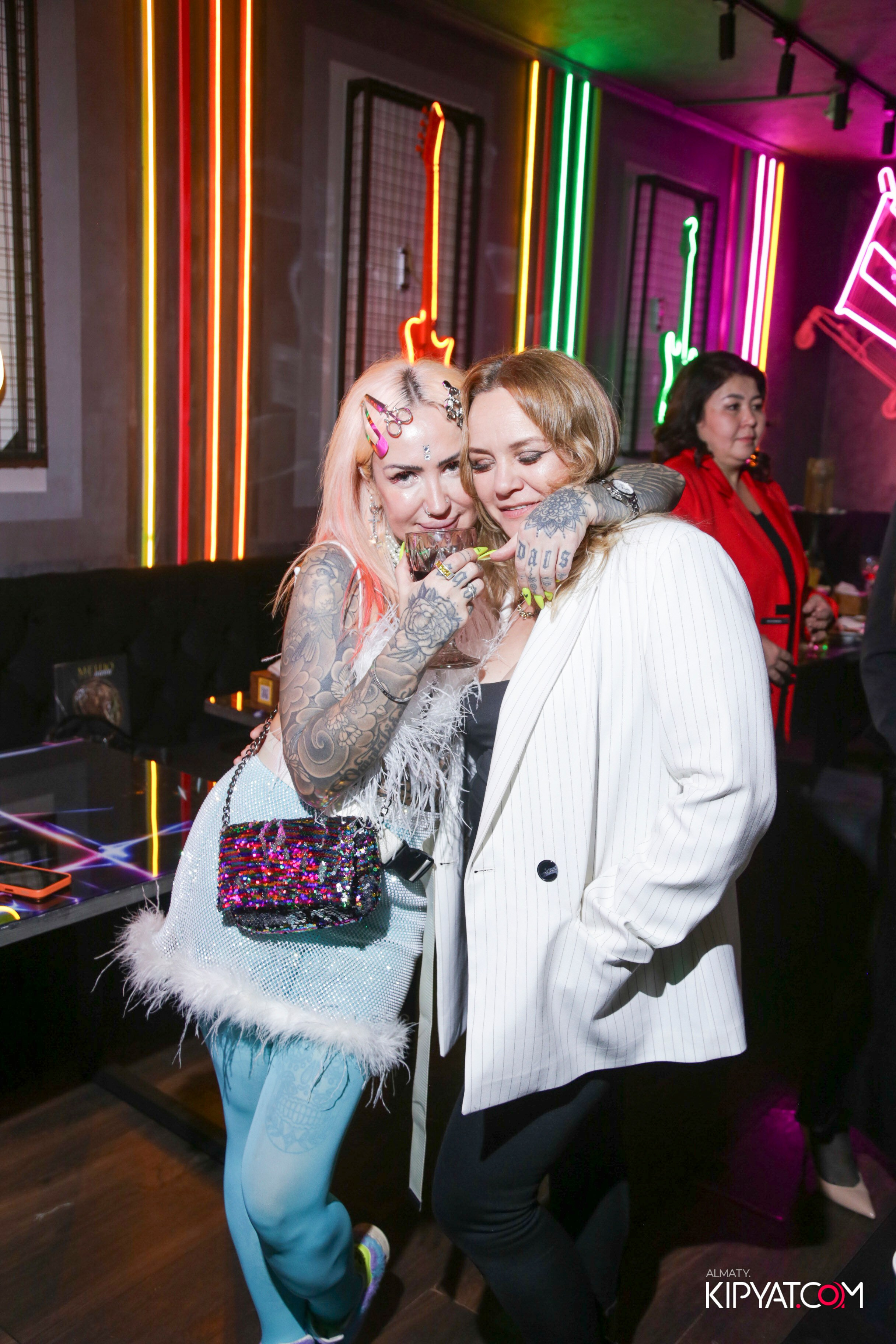 УХО И МЕДВЕДЬ НА САИНА. КИПЯТКОМ АЛМАТЫ! Фотосъемка мероприятий в Алматы