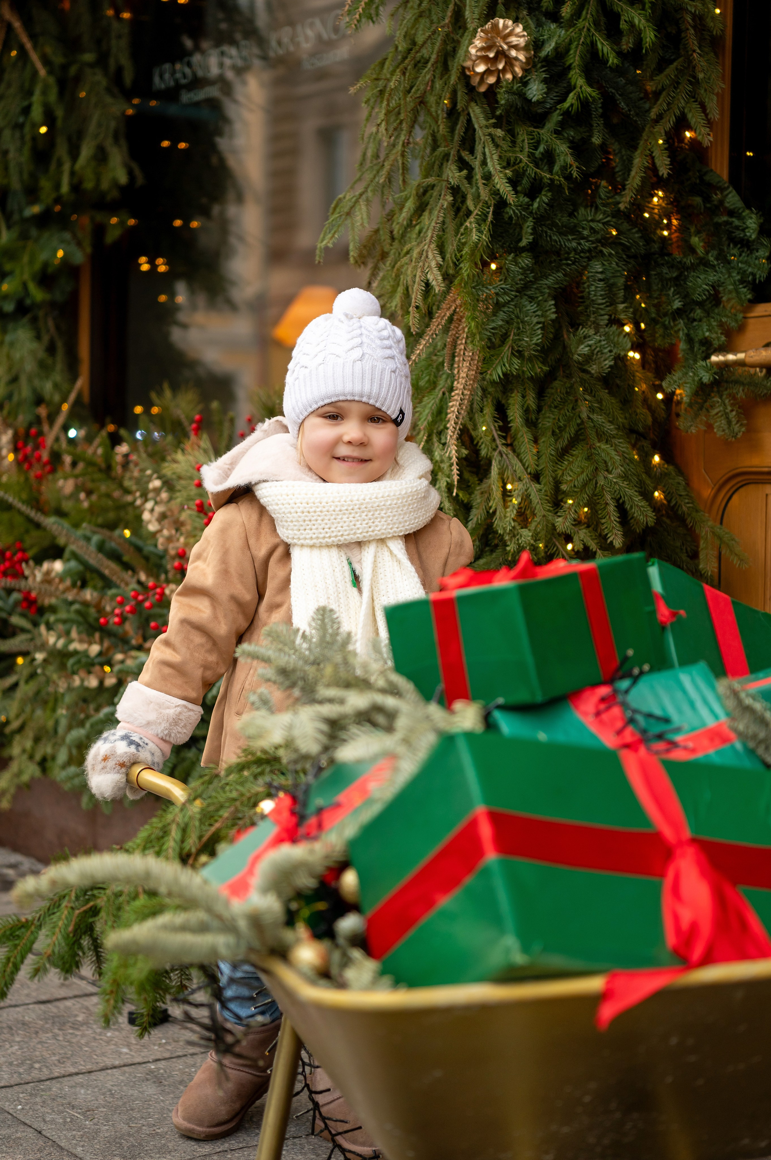 Новогодняя прогулка по Москве. Детский и семейный фотограф г. Москва Оксана Катаджи