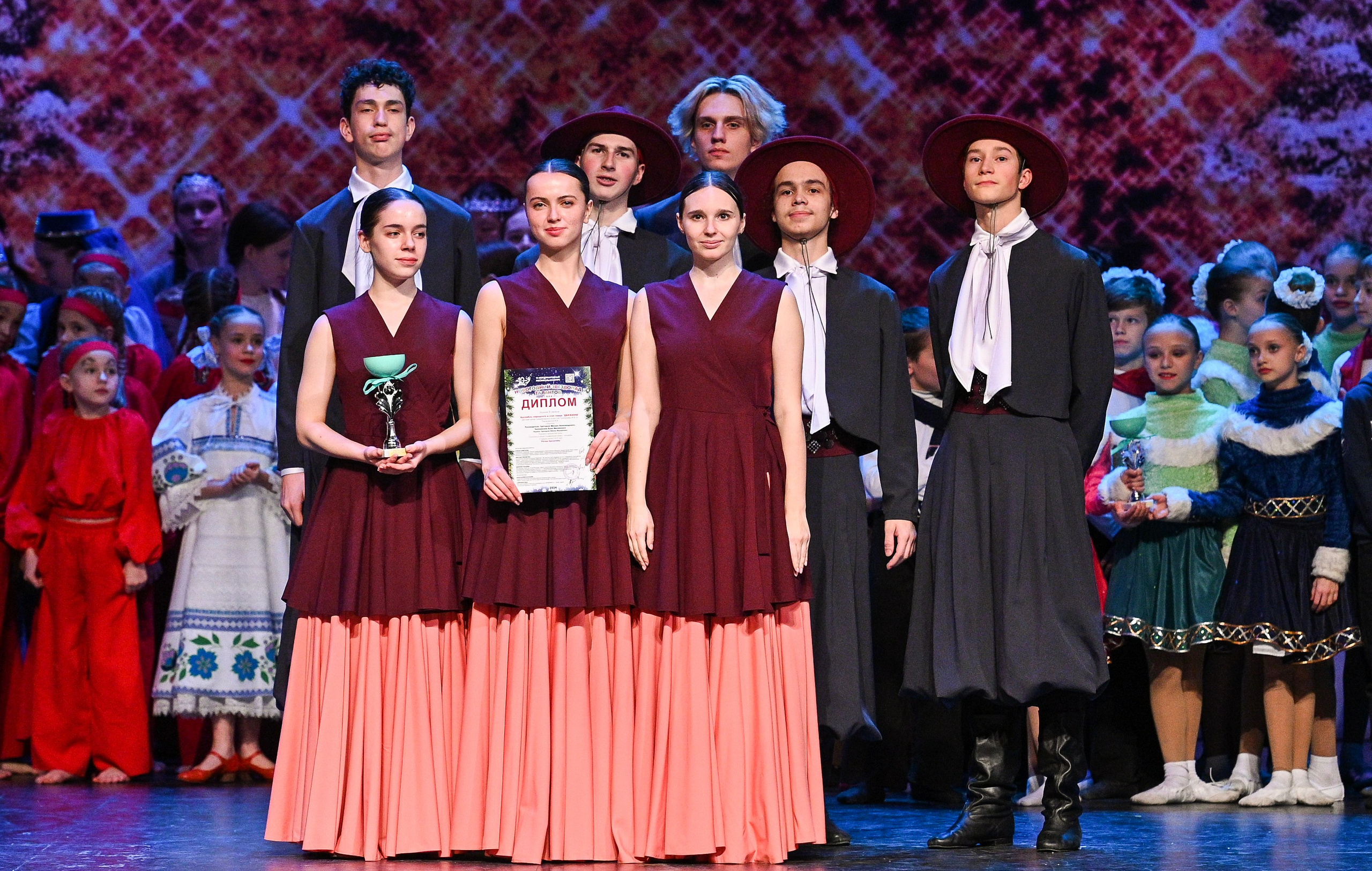 14.11.2024 «Новогодний Звездопад Талантов» Фестивальное движение «Шаг к мечте» г. Москва. Медиастудия Фото Концепт