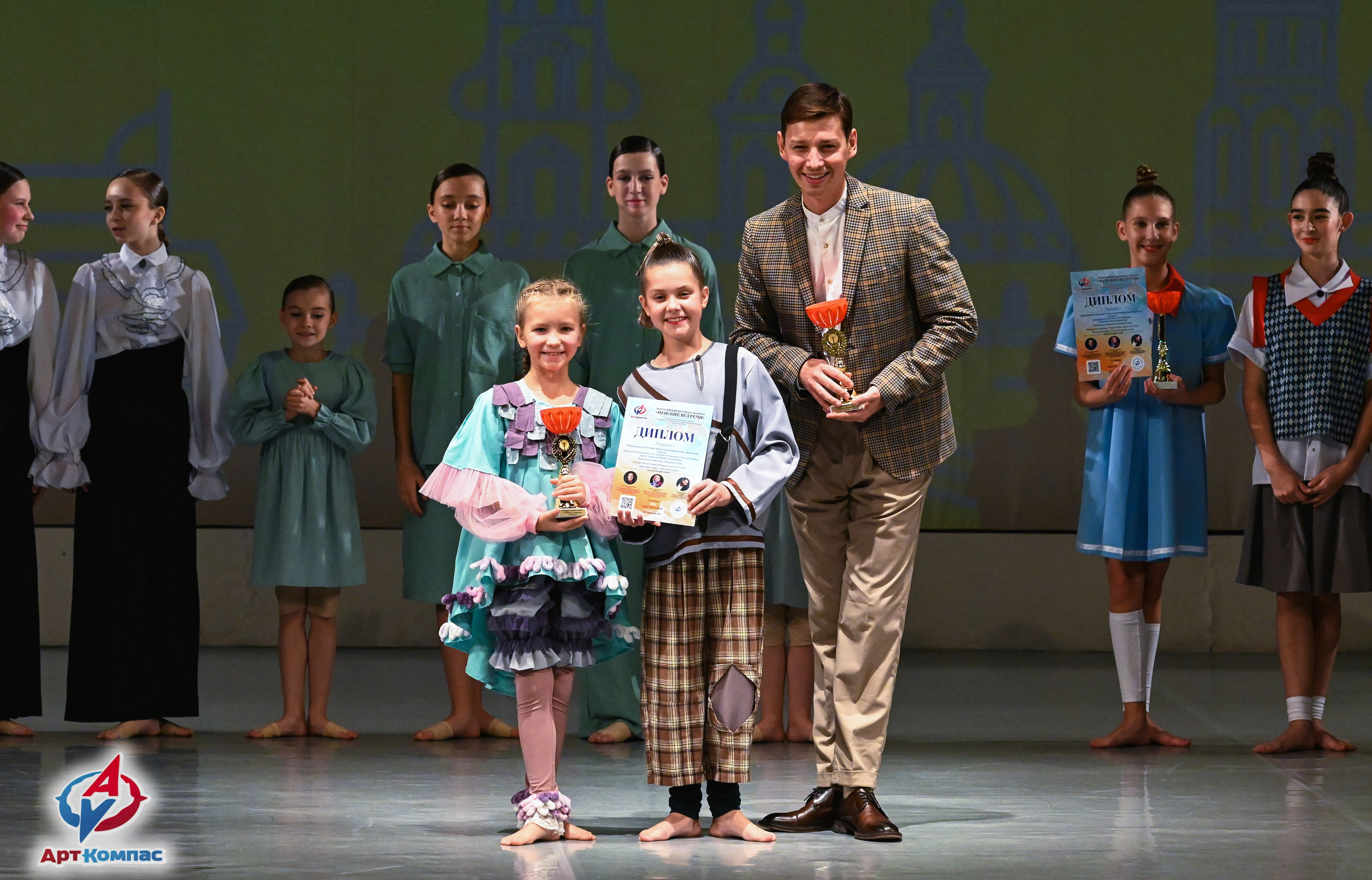 05.10.2025 Всероссийский фестиваль талантов «НЕВСКИЕ ВСТРЕЧИ» г. Санкт-Петербург. Медиастудия Фото Концепт