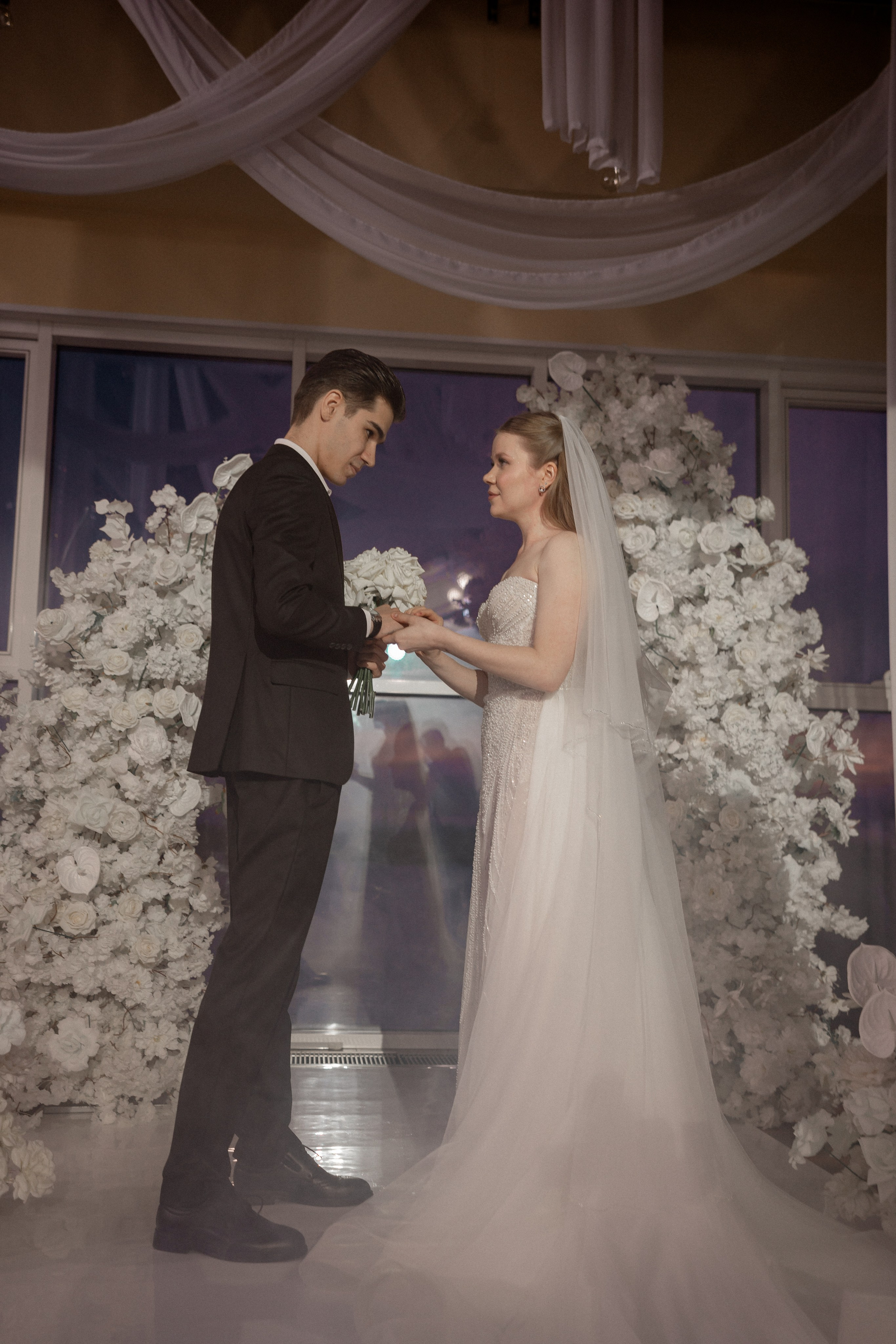 СВАДЕБНАЯ СЬЕМКА СБОРОВ В ОТЕЛЕ И ВЫЕЗД НА ЦЕРЕМОНИЮ (СНЯТО В СИБИРЕ В НИЖНЕВАРТОВСКЕ). Профессиональный фотограф, Санкт-Петербург — Виктория Богомолова