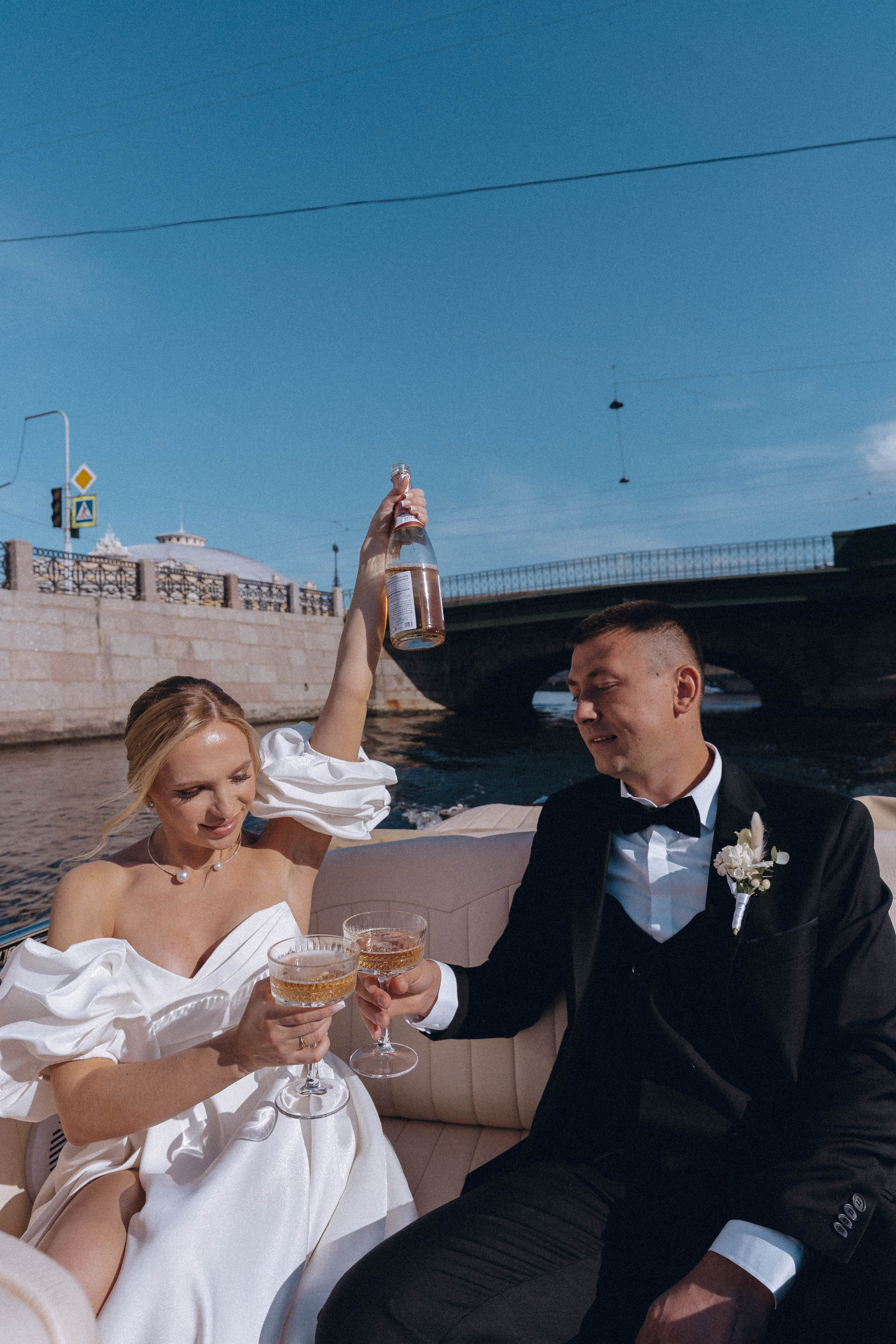 СВАДЕНБНАЯ СЬЕМКА НА КАТЕРЕ ПО КАНАЛАМ САНКТ-ПЕТЕРБУРГА И В АКВАТОРИИ НЕВЫ. Профессиональный фотограф, Санкт-Петербург — Виктория Богомолова