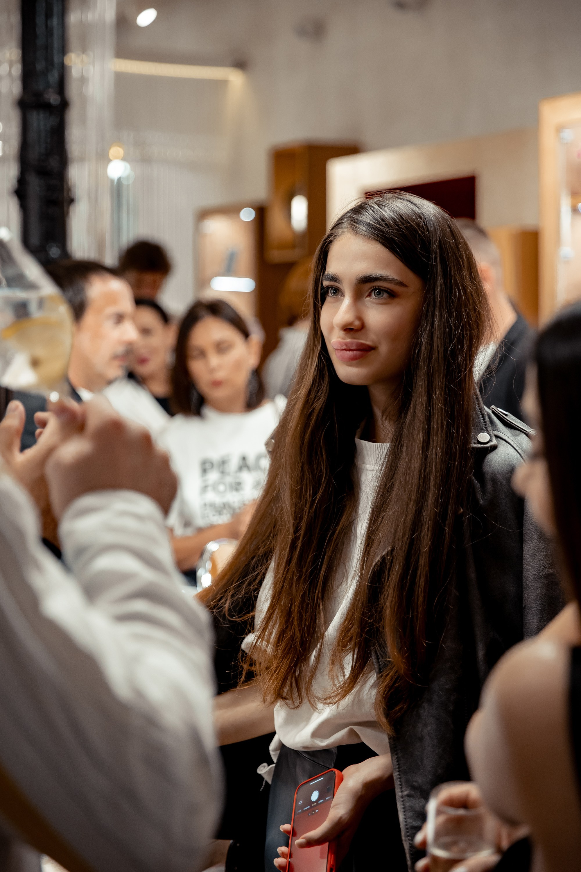 Презентация коллекции цветных драгоценностей в Le Noir. Главная