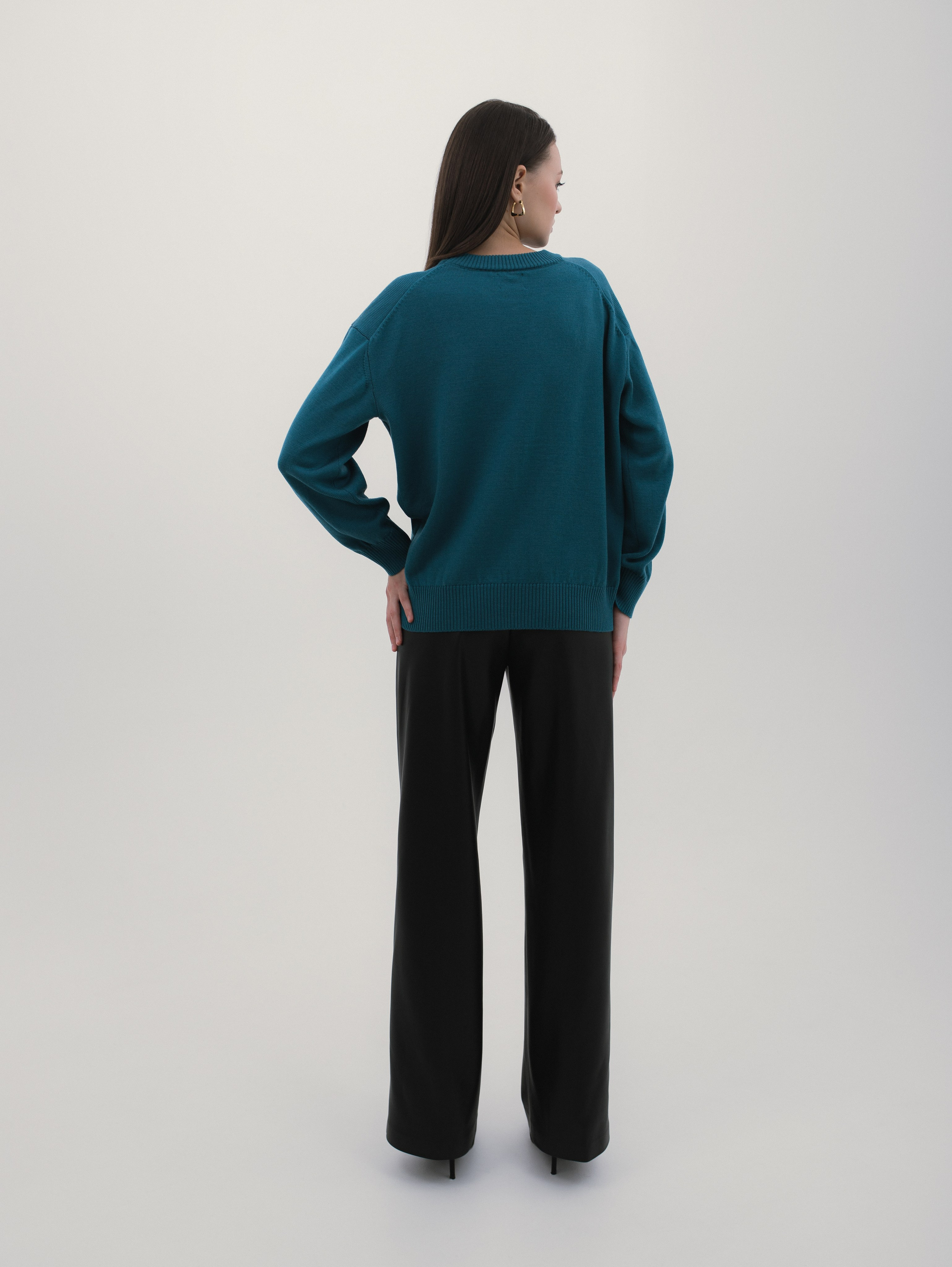 Red Cardigan. Фотограф в Москве и Сургуте Алла Лесовая. Снимаю каталог для брендов и индивидуальные портреты для людей