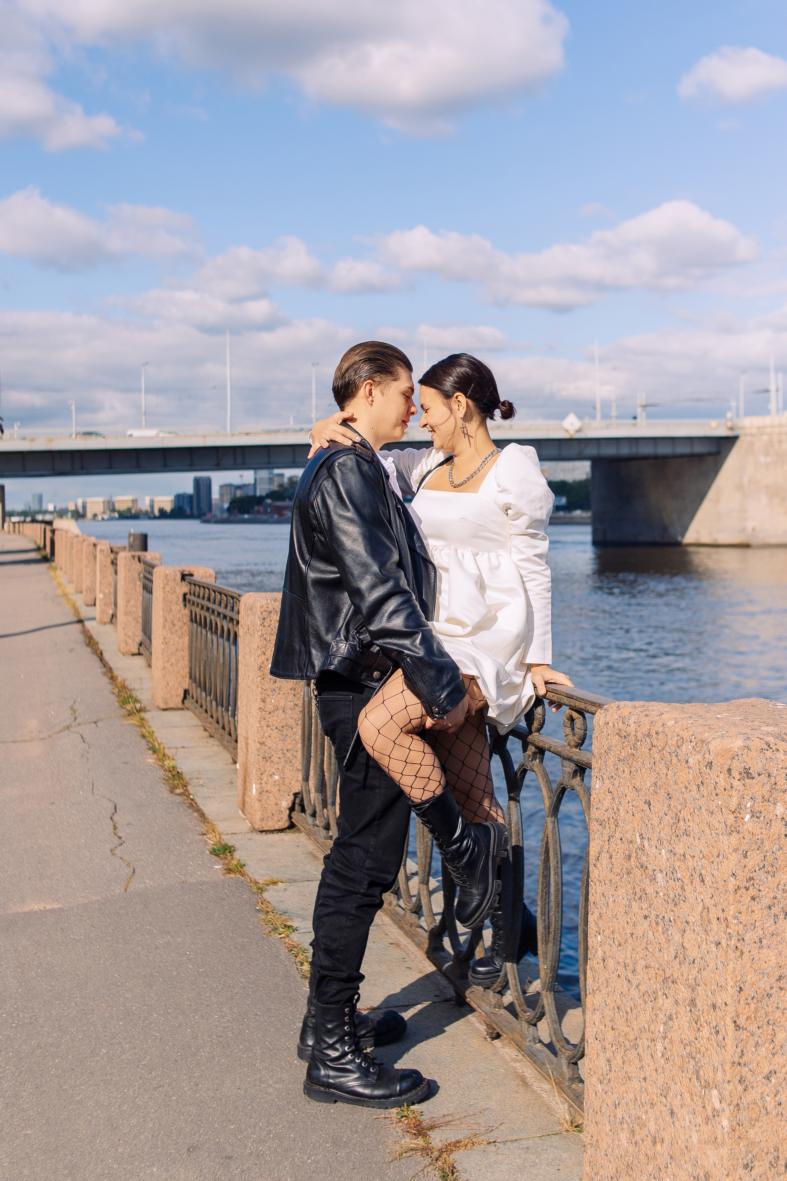Свадебная прогулка по набережной в Санкт-Петербурге. Фотограф в Санкт-Петербурге, Анна Скворцова