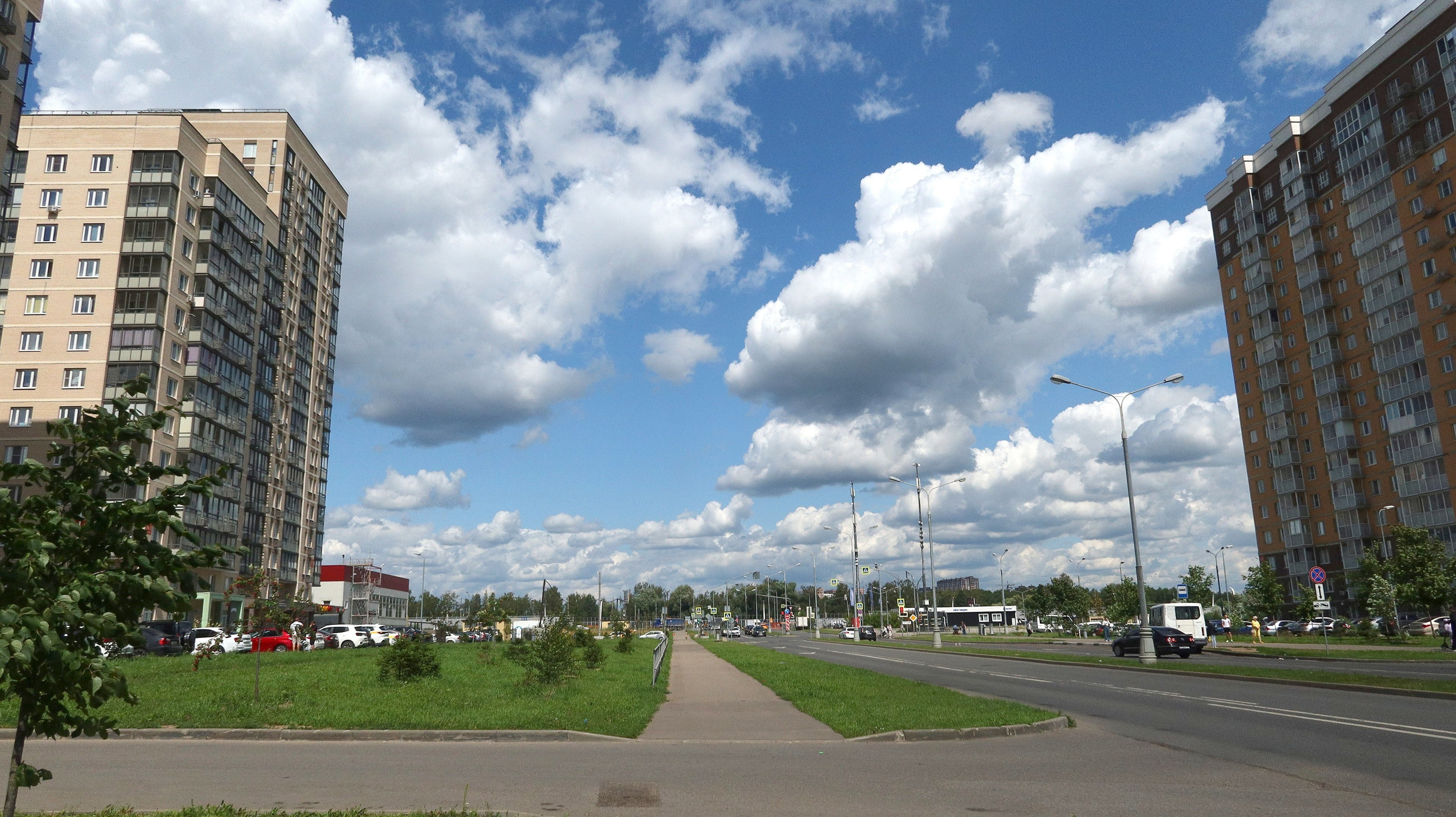 Улица, люди, жизнь…