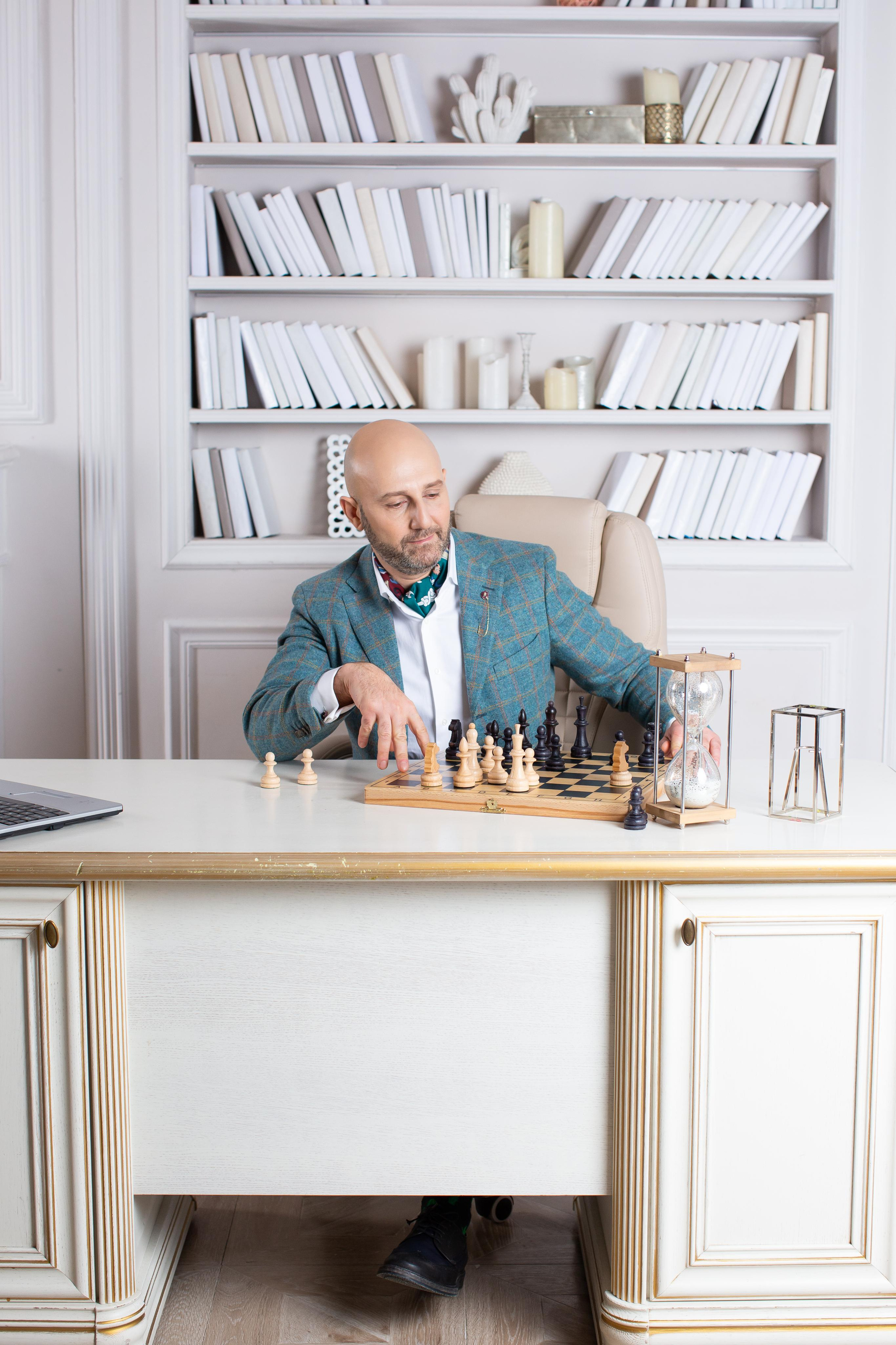 Деловой мужской портрет. Фотограф и фотохудожник