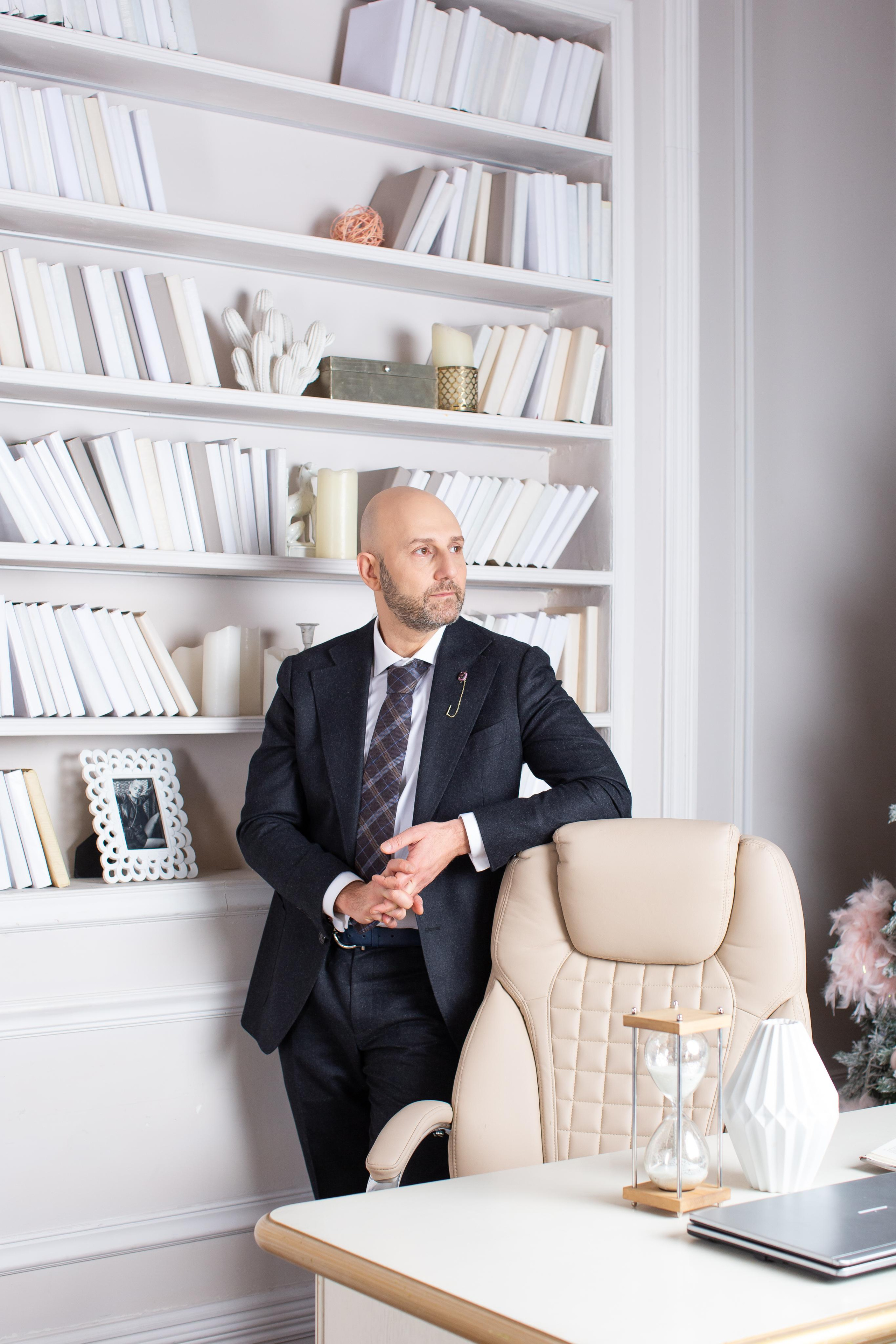 Деловой мужской портрет. Фотограф и фотохудожник