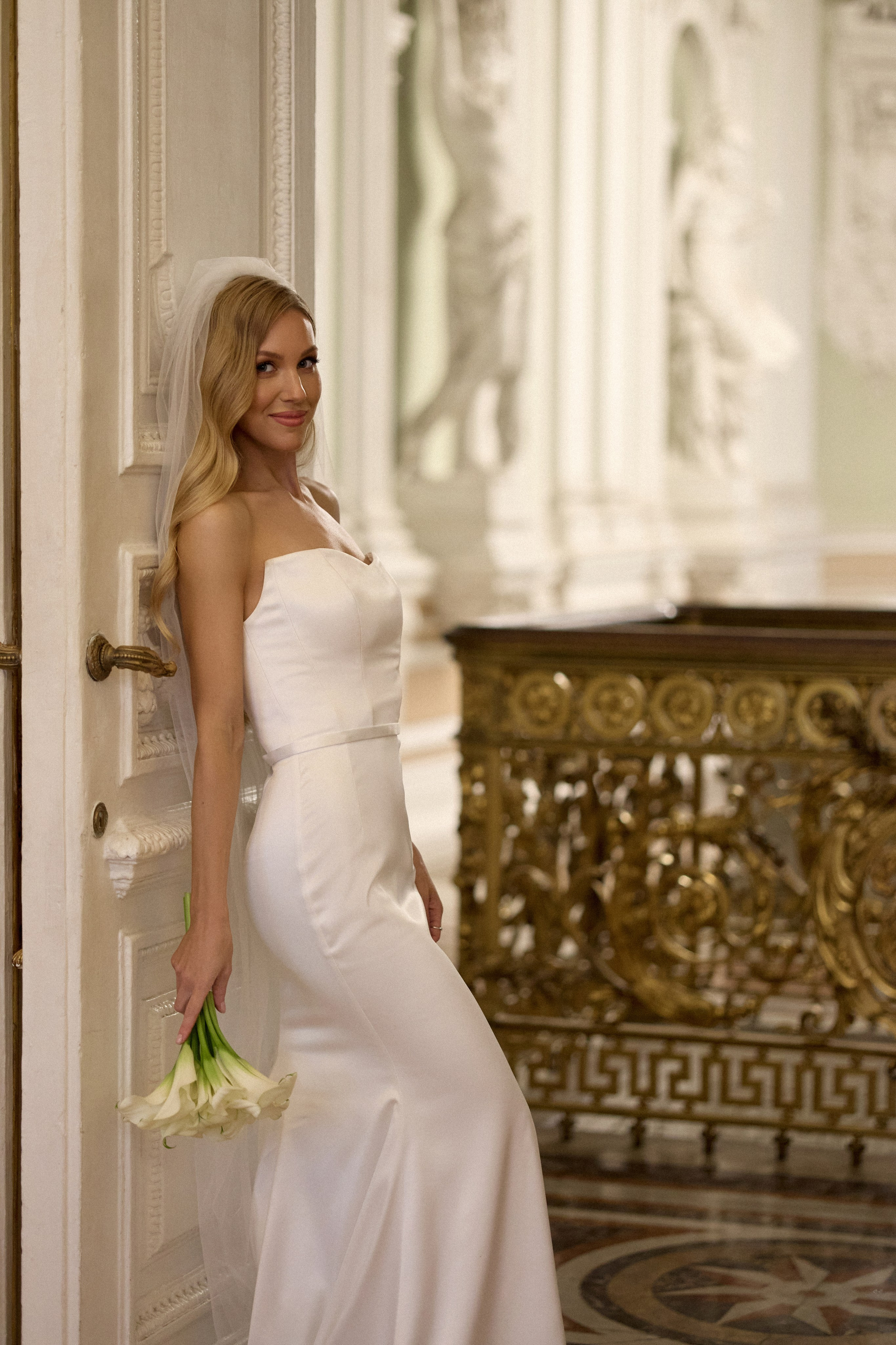 Свадебная фотосессия в Дворце Бракосочетания № 1. Сестры Карабаза. Фотографы и ретушеры в Москве и Санкт-Петербурге