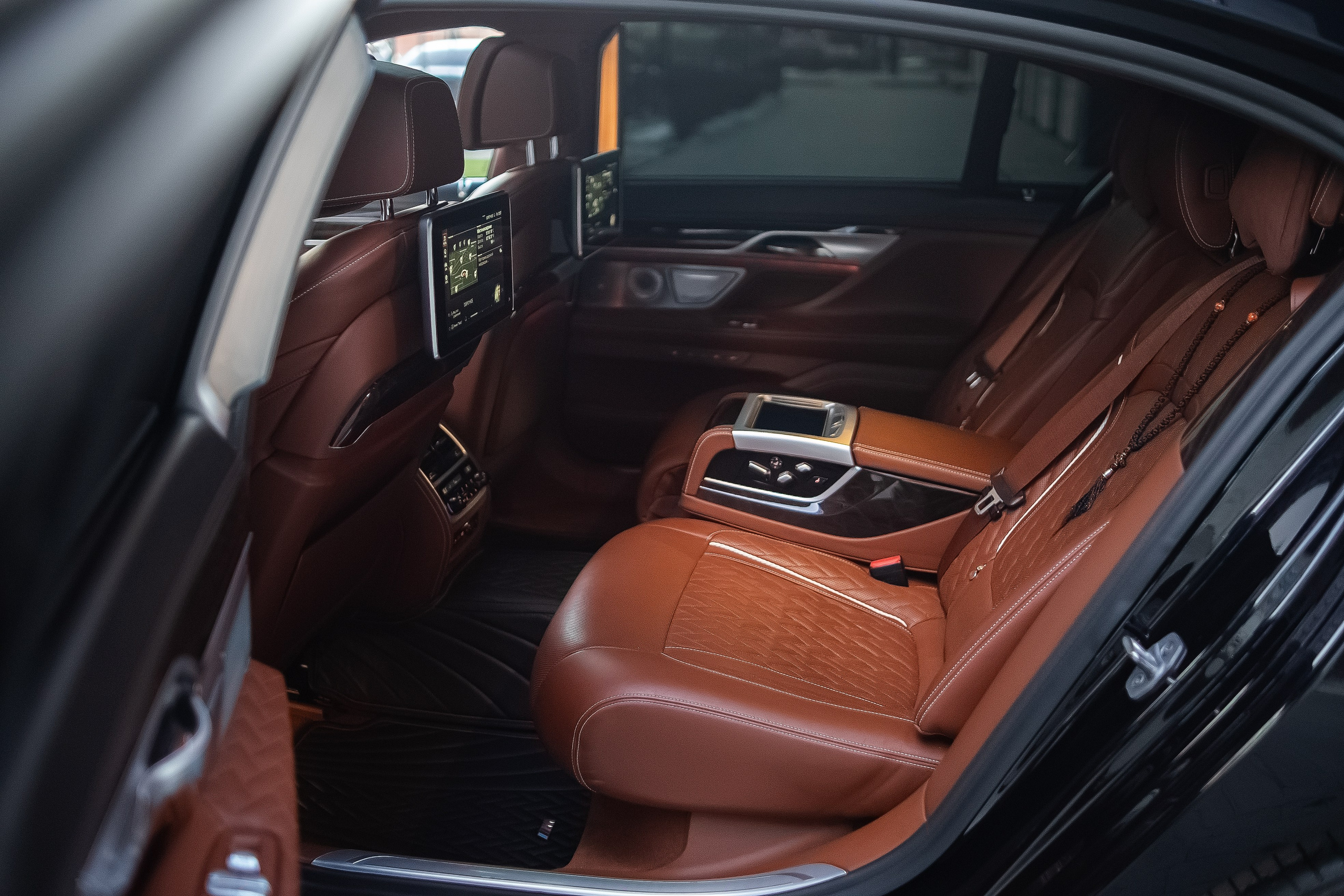 BMW 760Li. Фотограф в Новосибирске Владислав Унтерберг