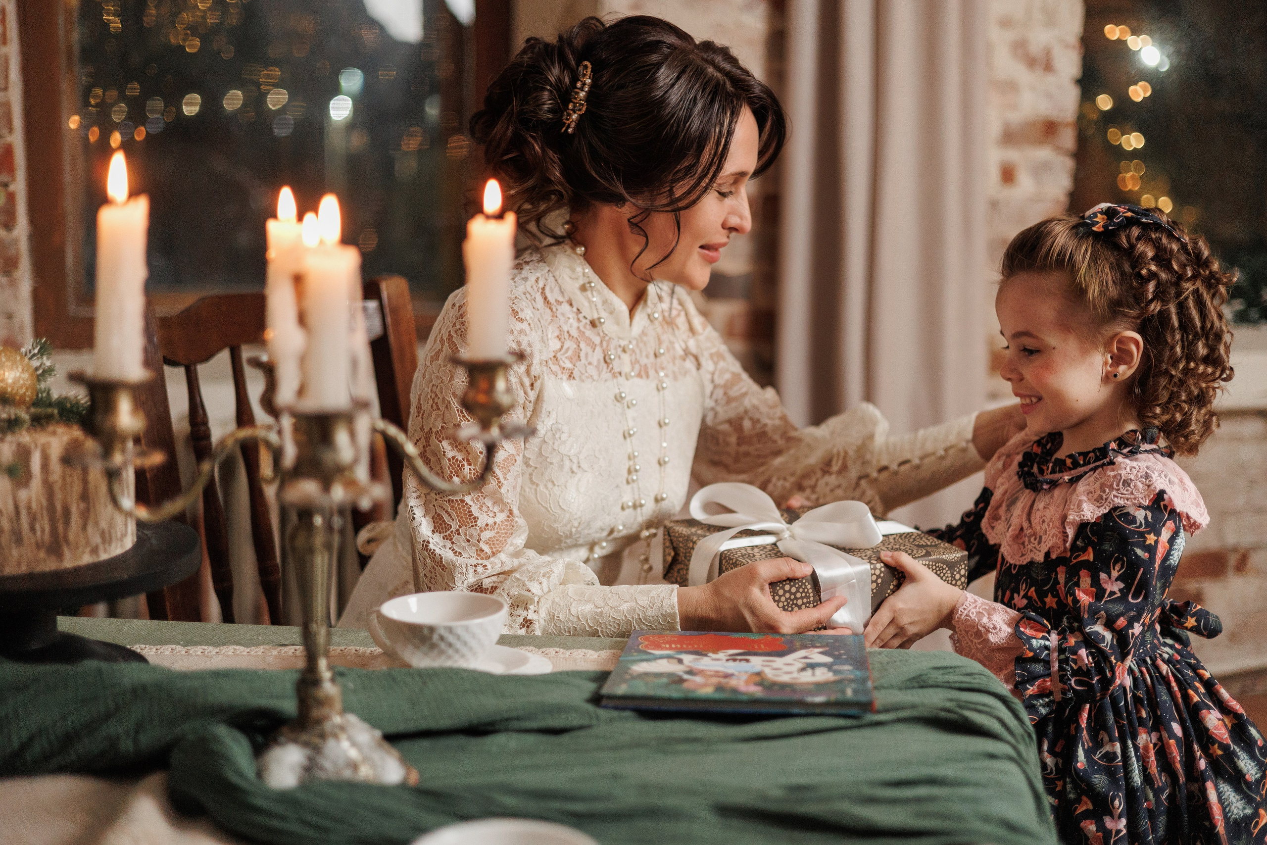 Мама и дочка. Фотограф Мальнева Юлия в Липецке, в Москве. Фотостудия MARU в Липецке