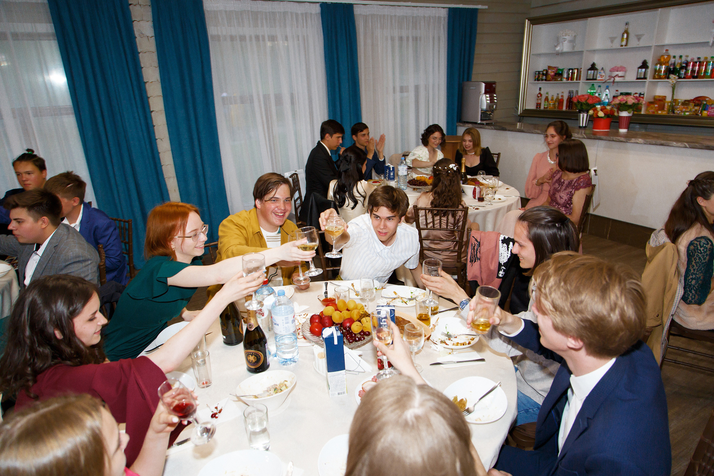 Выпускной Гимназия № 6 2022 г. Фотограф Дмитрий Молчанов | Фотограф Пермь | Фотограф